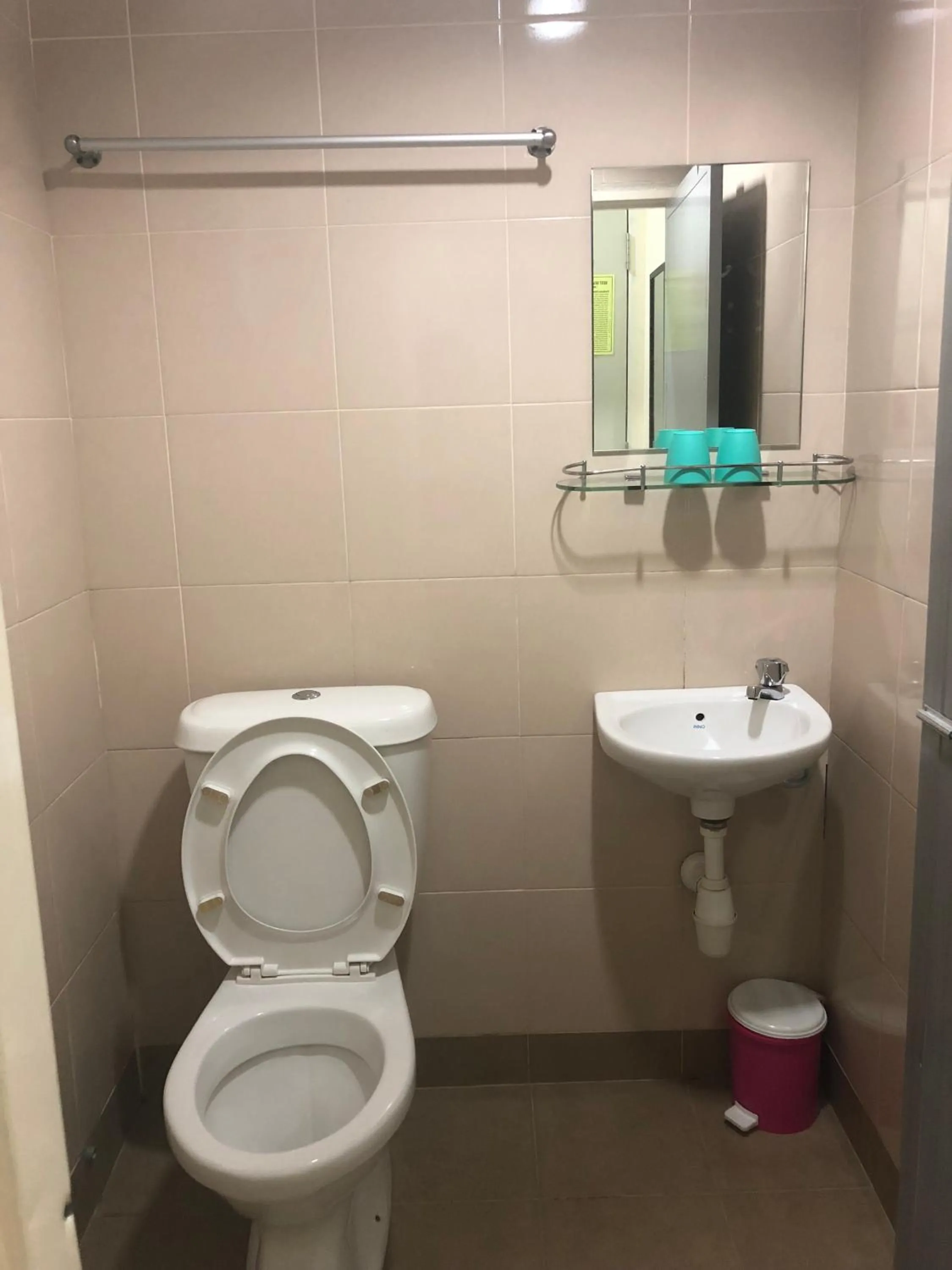 Bathroom in Best Seven Motel