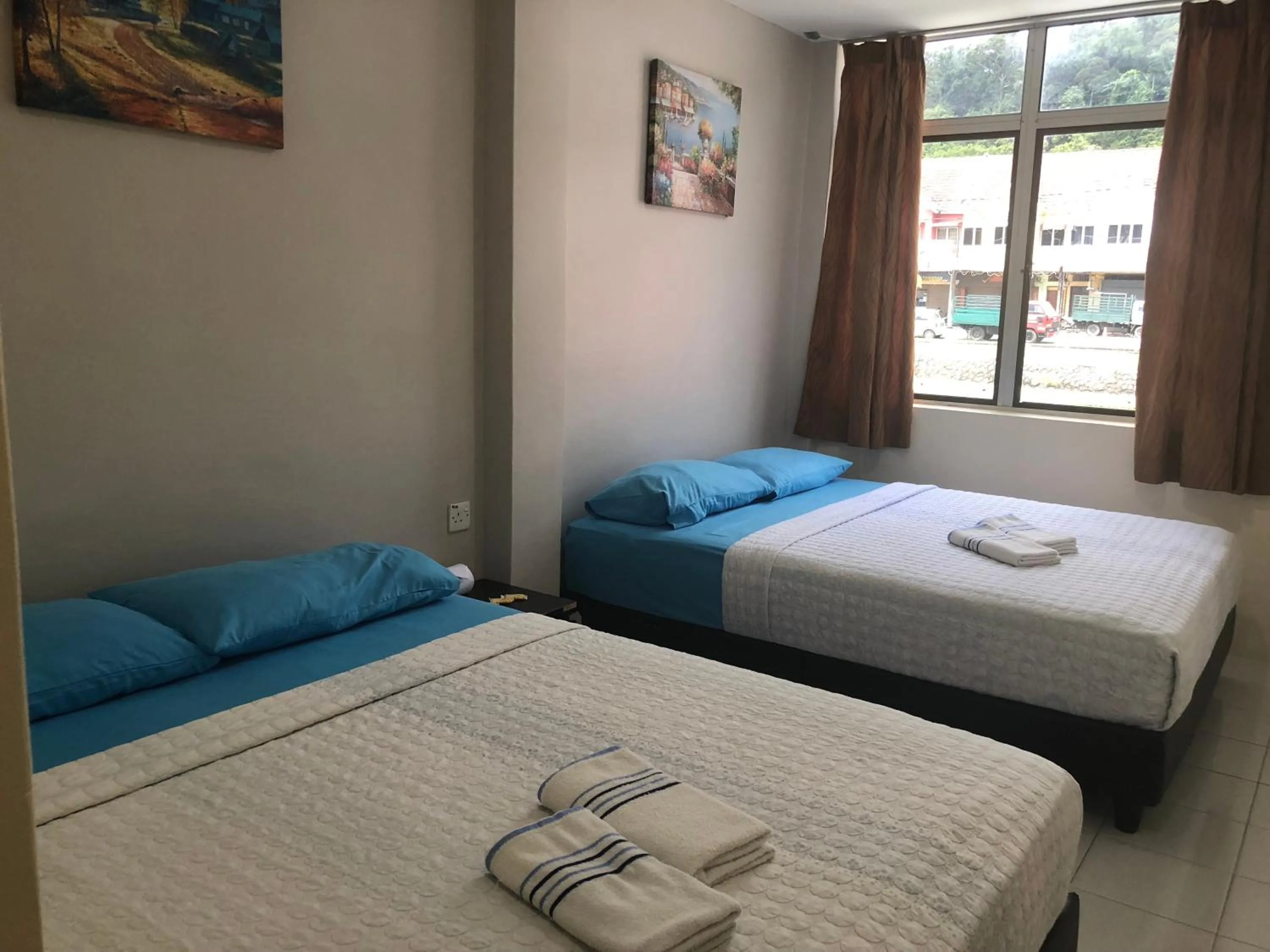 Bed in Best Seven Motel