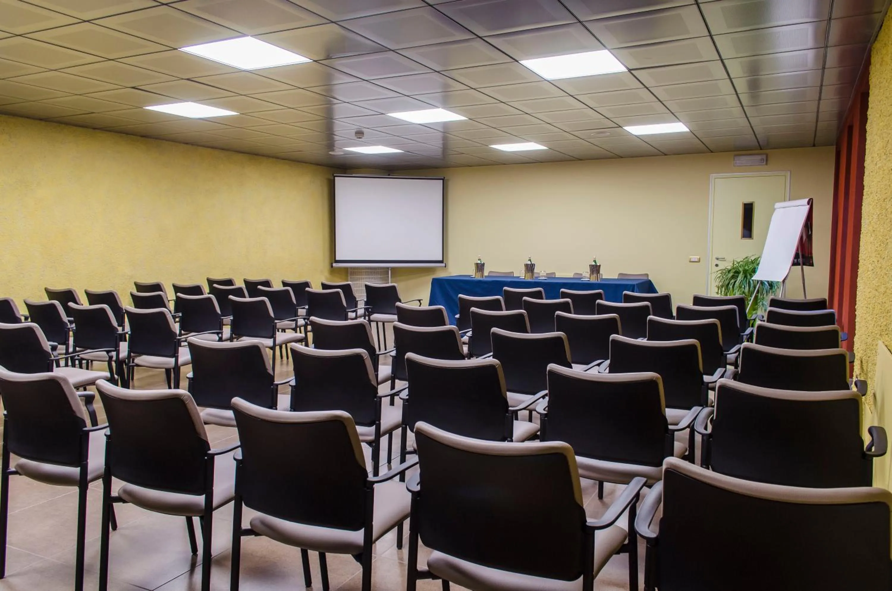 Business facilities in Elliot Osteria e dormire in collina