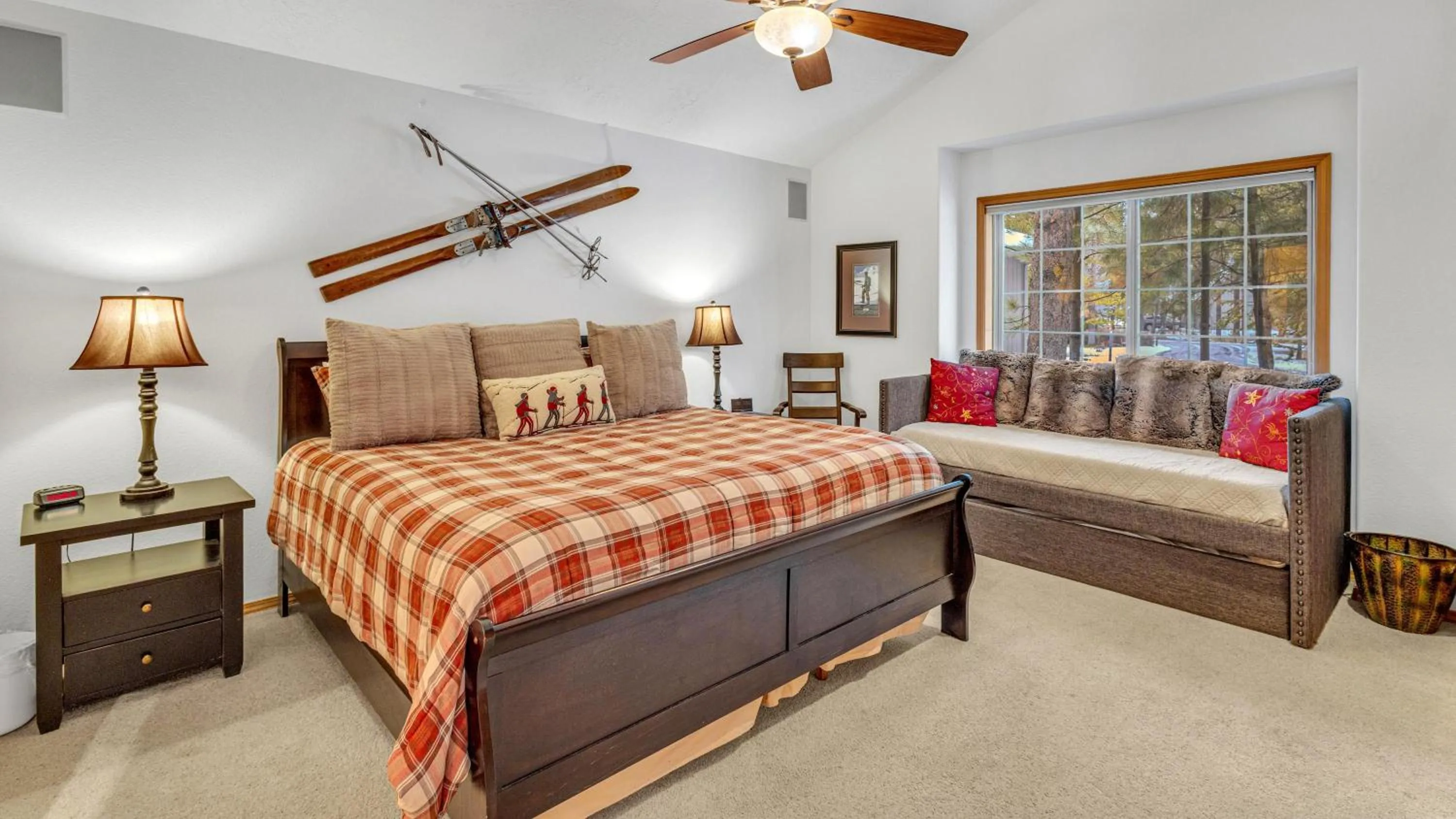 Bed in Gosling - Unit 6