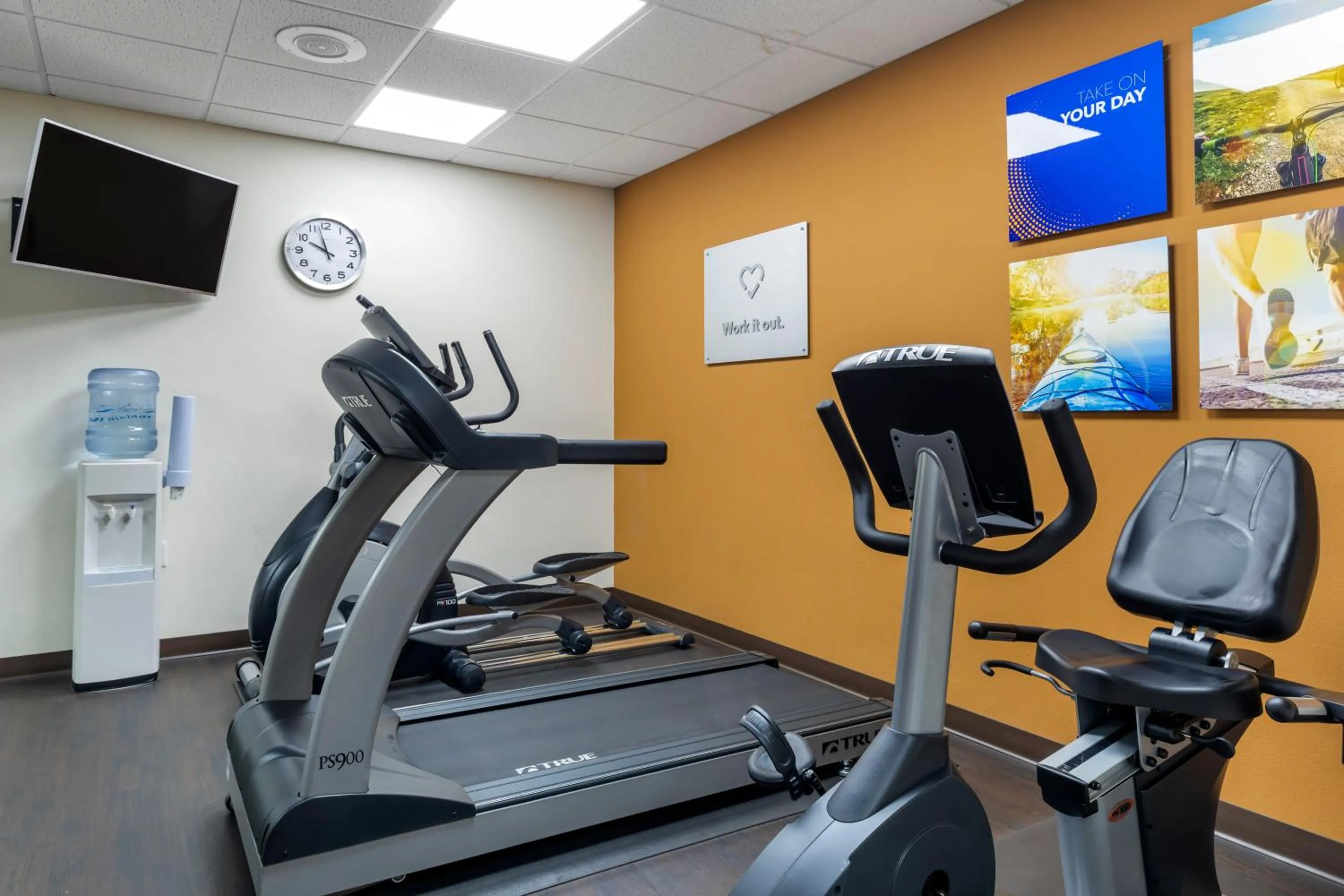 Fitness centre/facilities in Comfort Suites Marshall