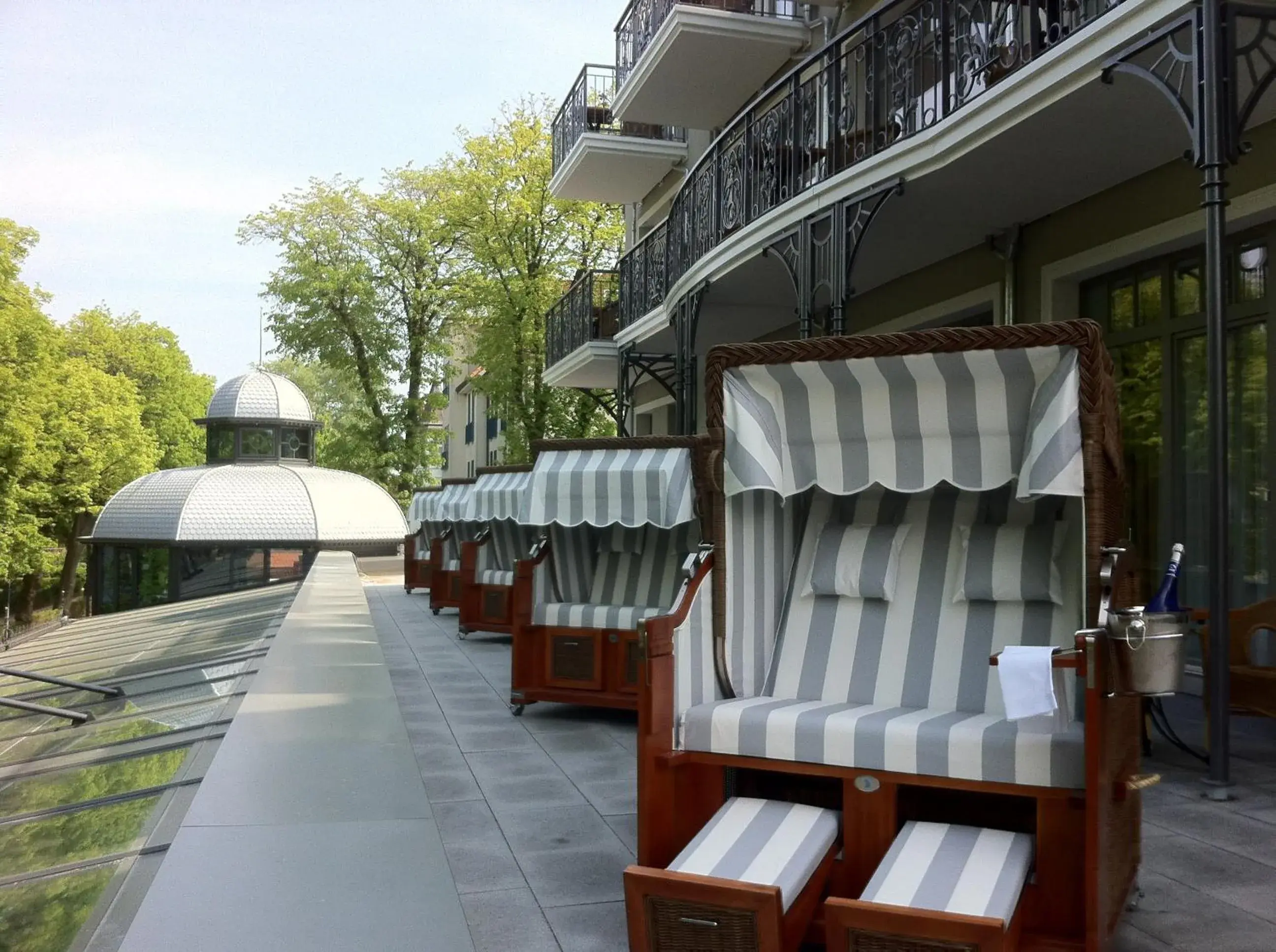 Junior Suite Belle Epoche mit Strandkorb und Terrasse - Meerseite in Europa Hotel Kühlungsborn Junior Suite Belle Epoche mit Strandkorb und Terrasse - Meerseite in Europa Hotel Kühlungsborn