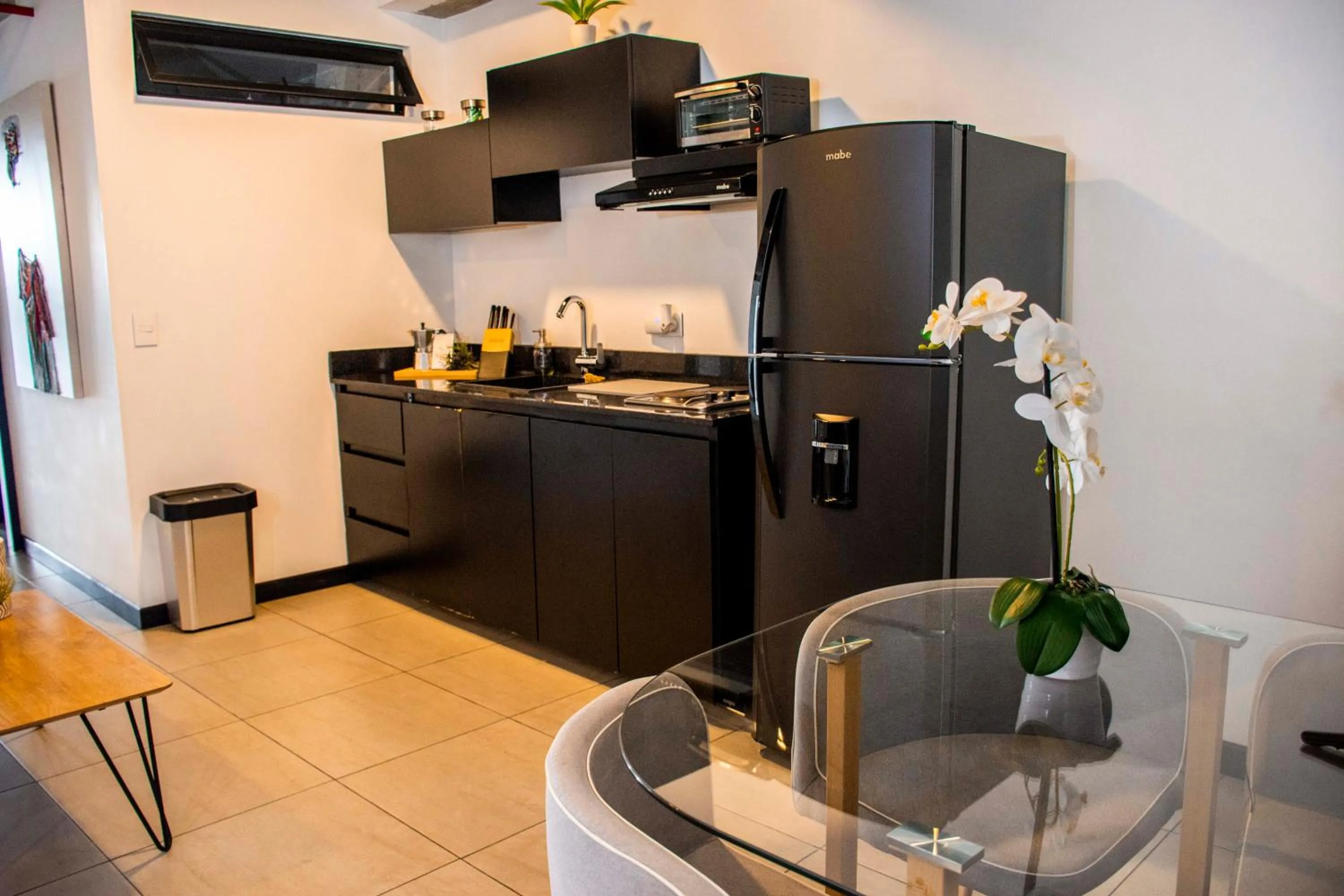 Kitchen or kitchenette in The Coffee Club Apartahotel