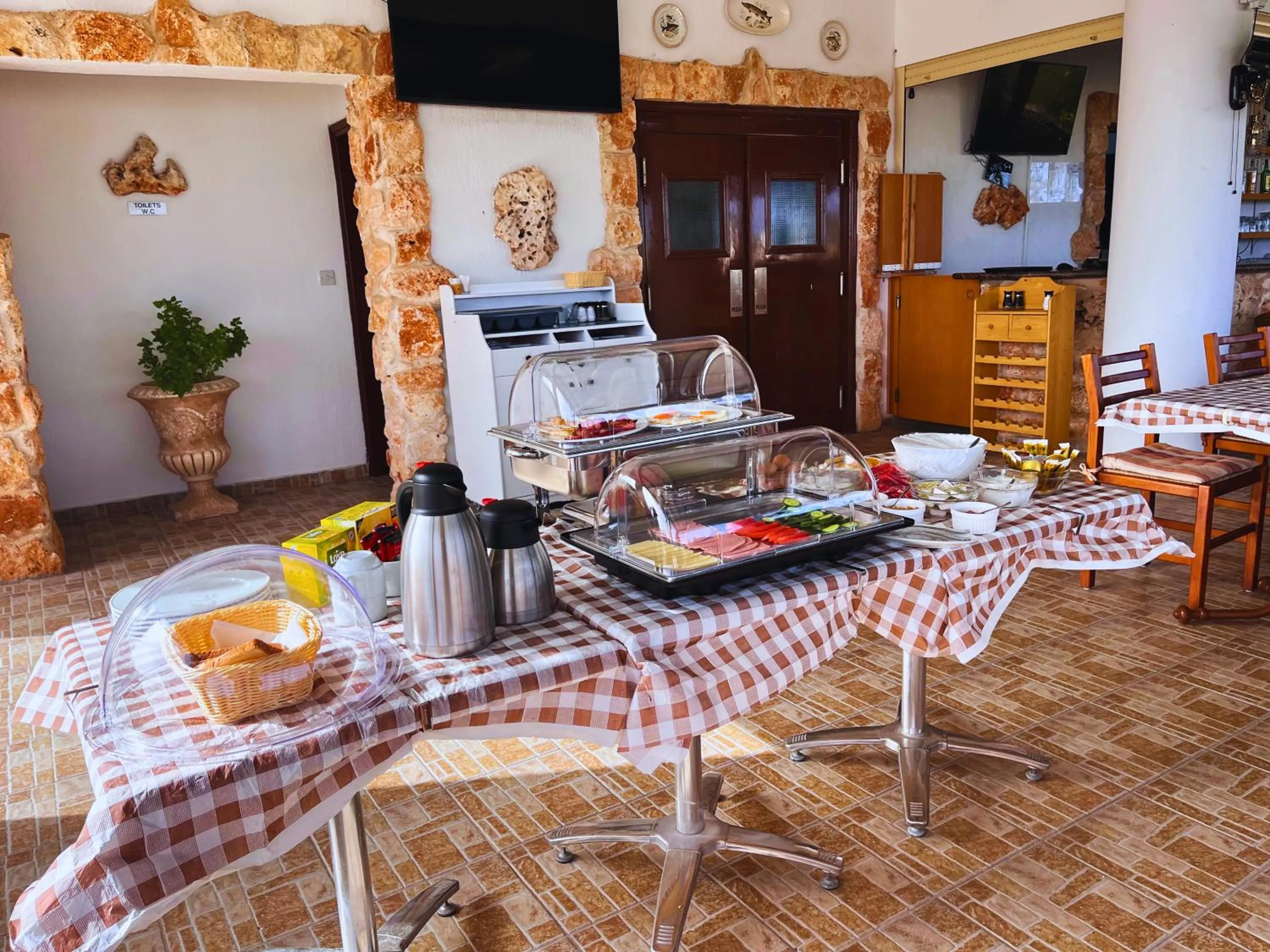 Breakfast in Eliofos Elegant Maisonettes