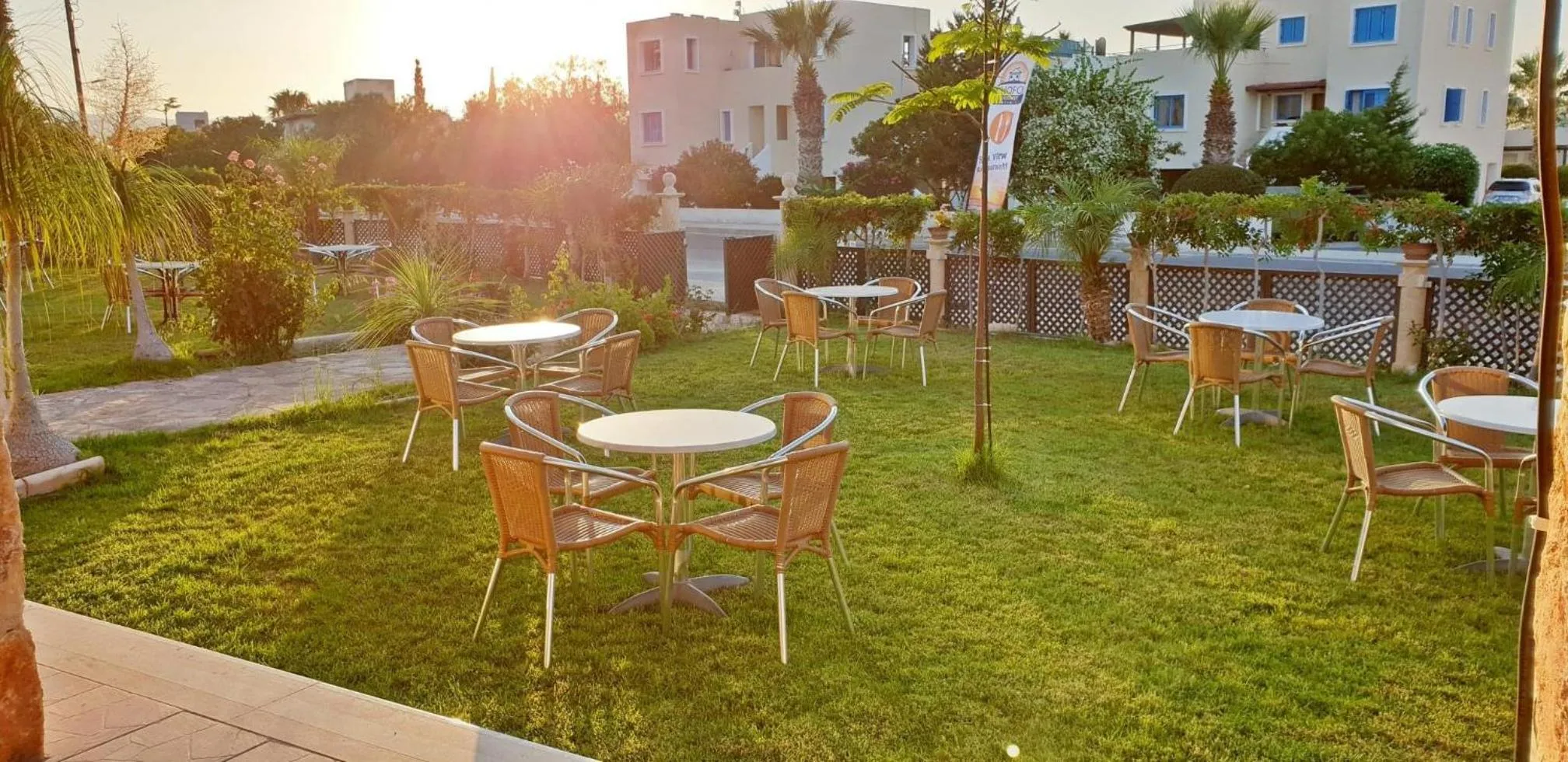 Restaurant/places to eat in Eliofos Elegant Maisonettes