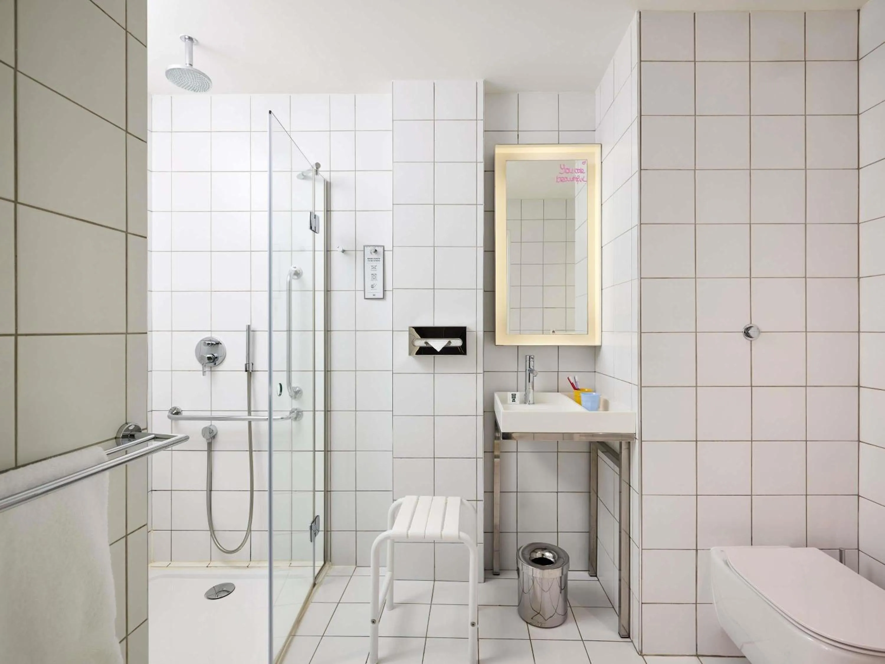 Bedroom in Mama Shelter Bordeaux Centre