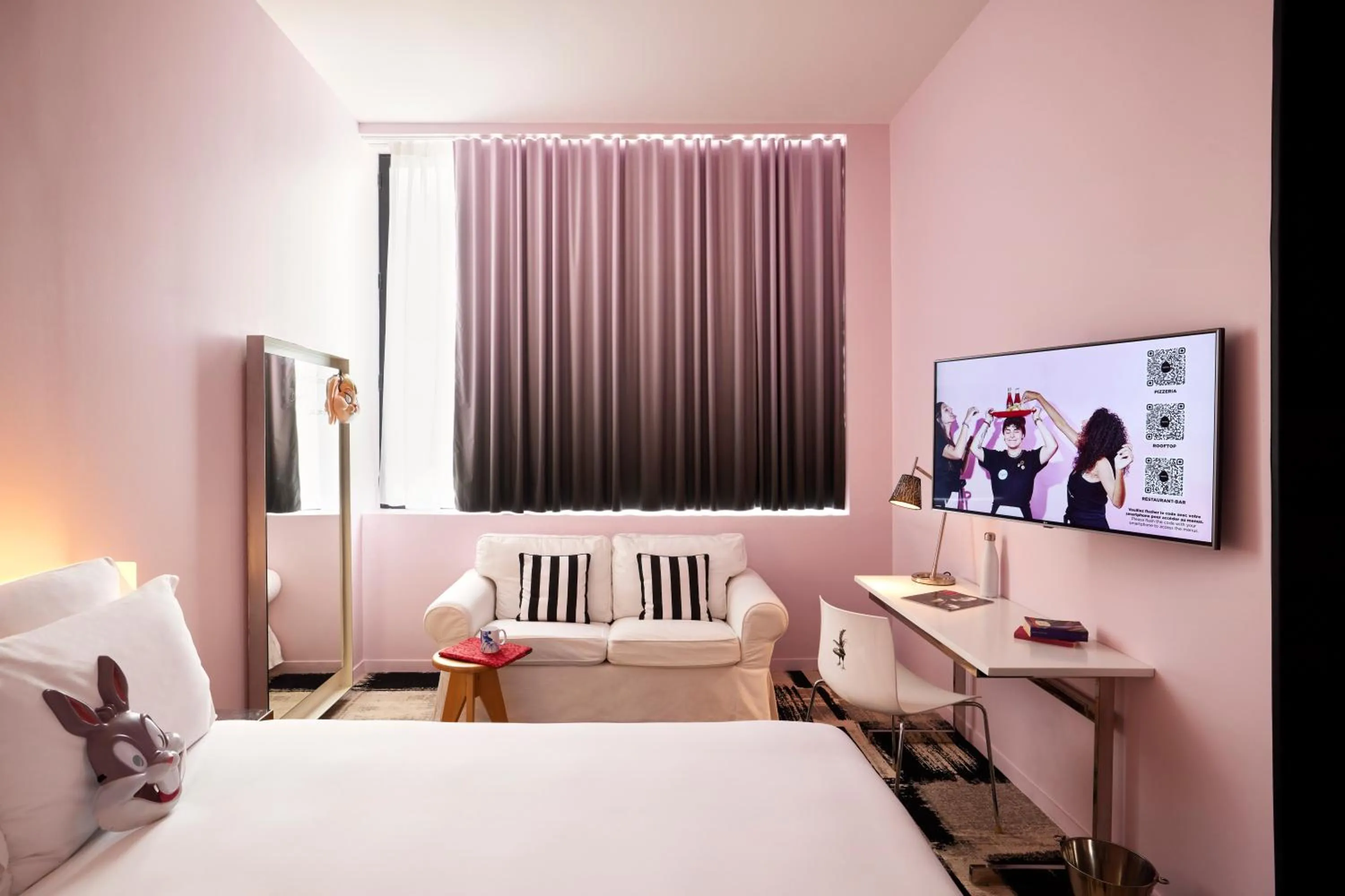 Bed in Mama Shelter Bordeaux Centre