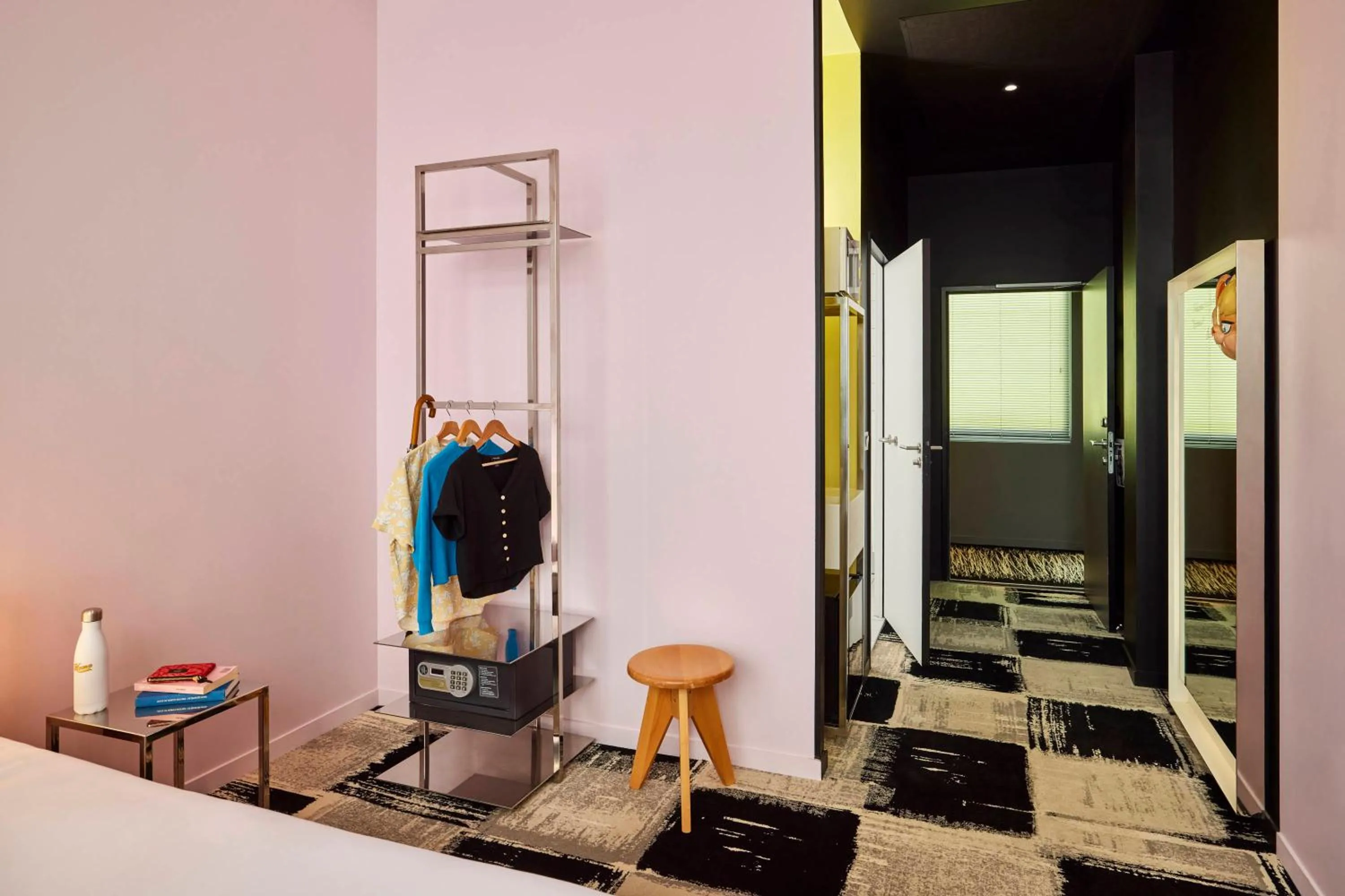 Bedroom in Mama Shelter Bordeaux Centre