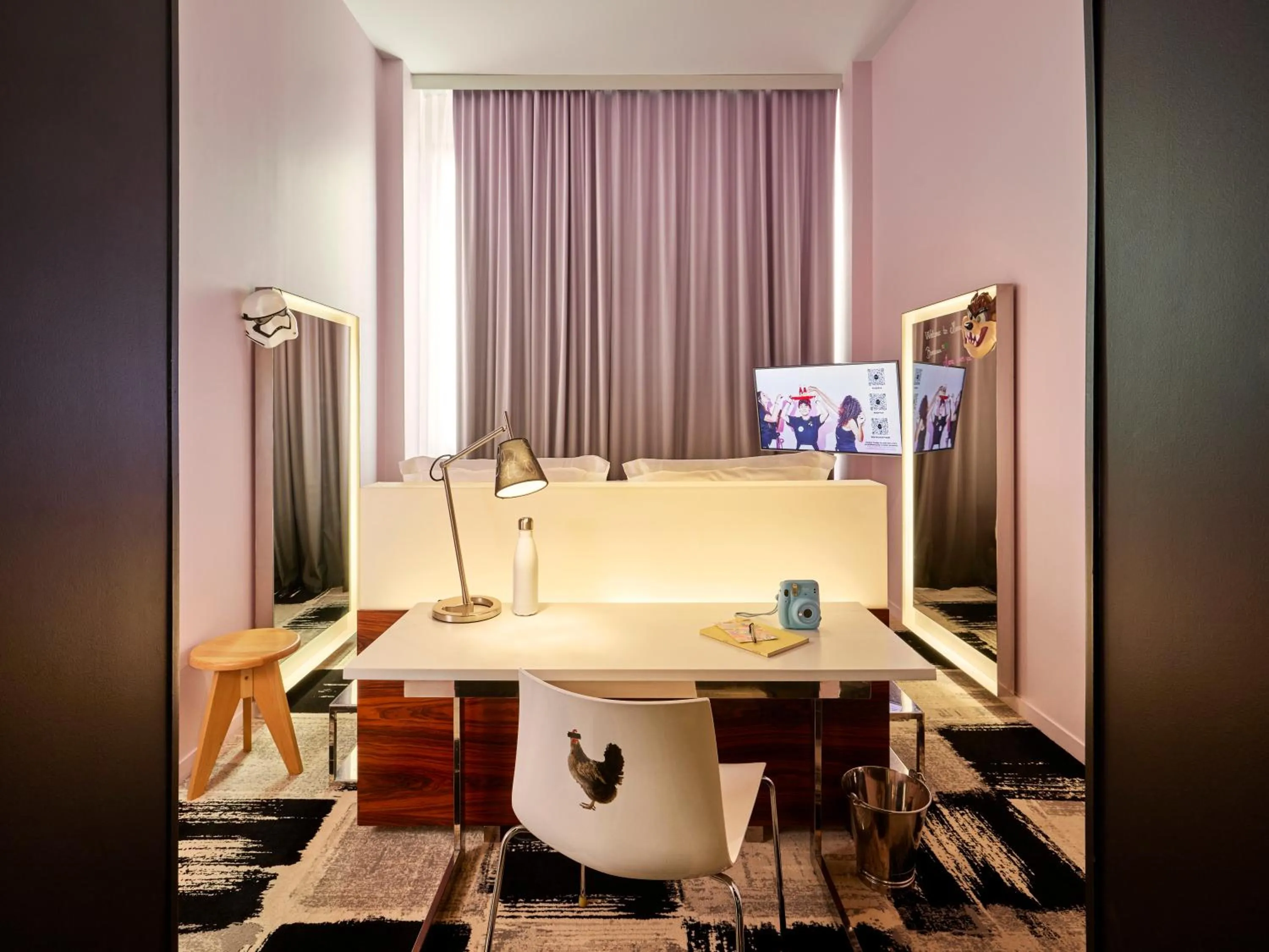 Bedroom in Mama Shelter Bordeaux Centre