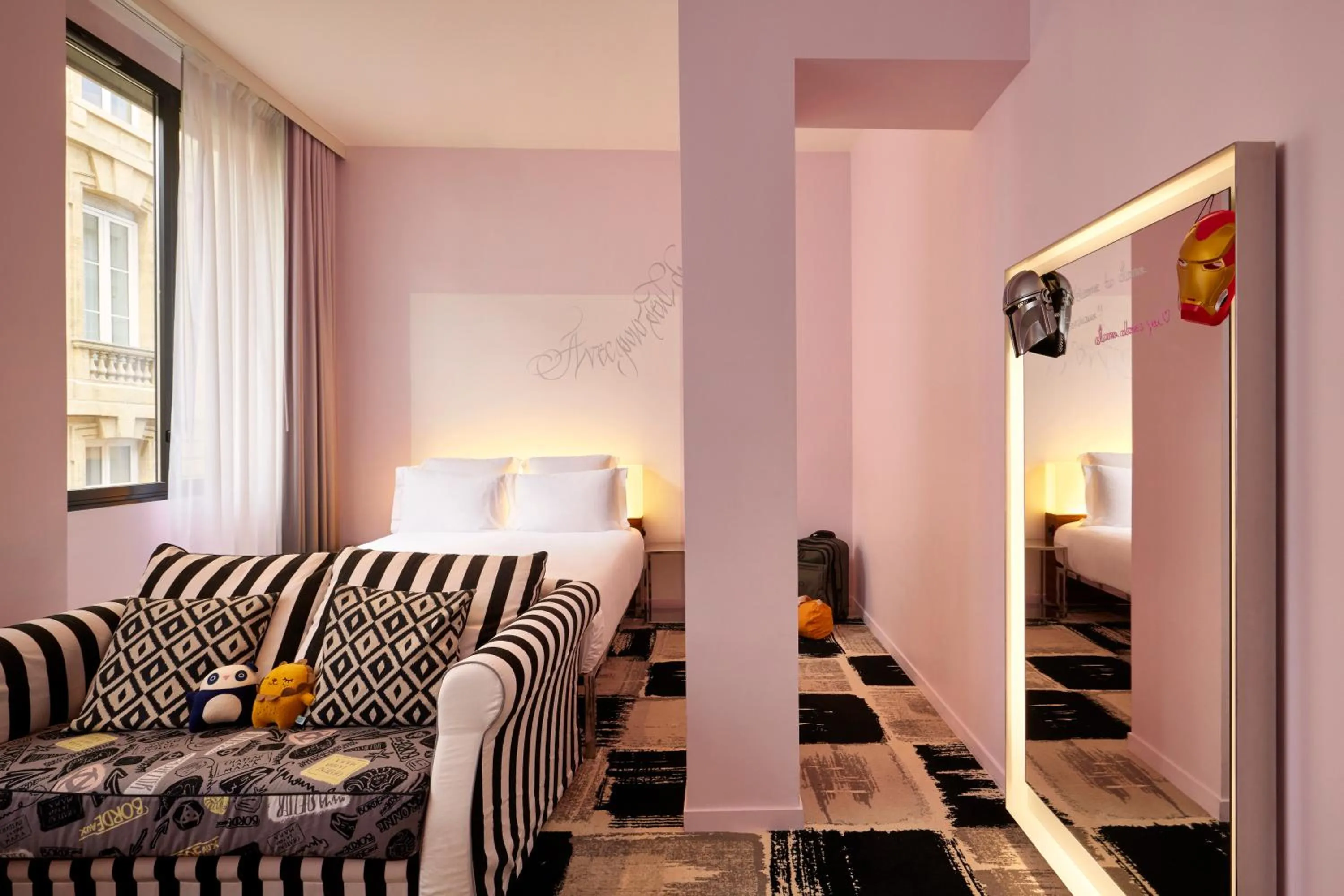 Bed in Mama Shelter Bordeaux Centre