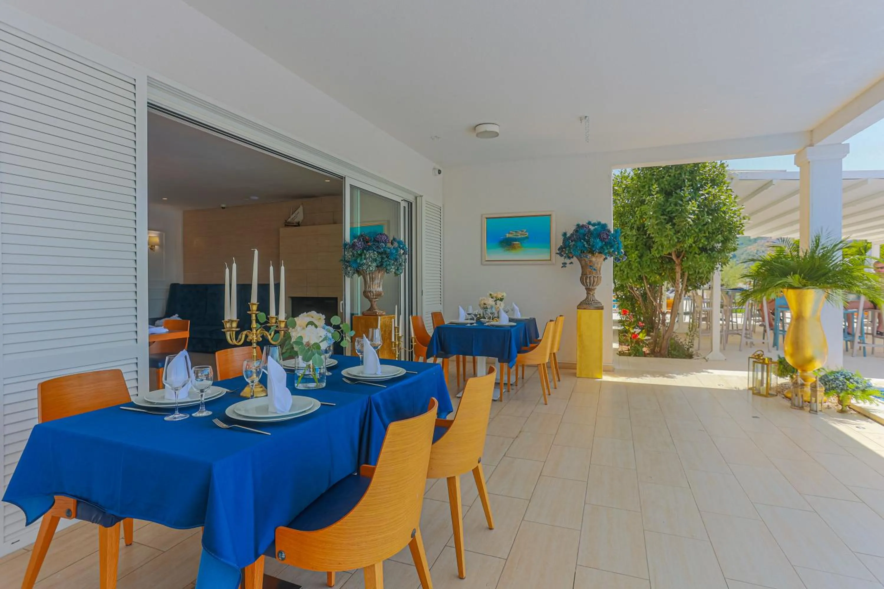 Restaurant/places to eat in Perla Resort