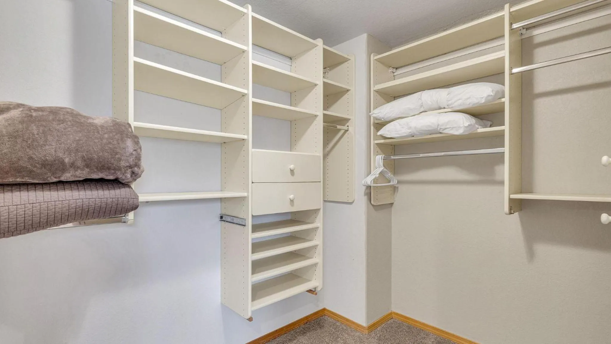 Bed in Vine Maple - Unit 30