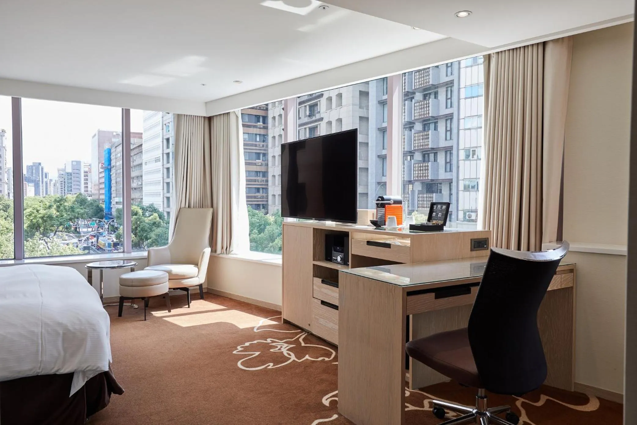 Bed in K Hotel Taipei II