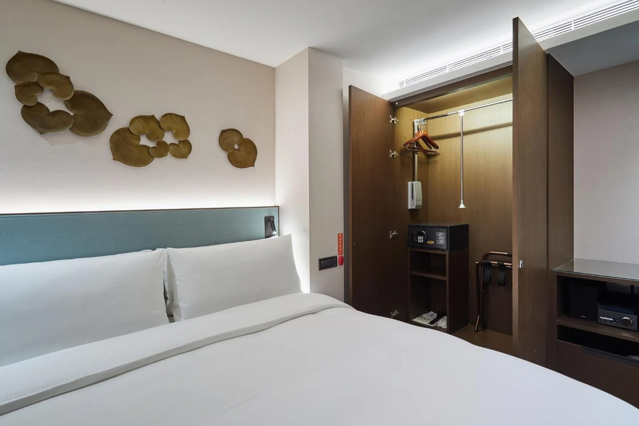 Bed in K Hotel Taipei II