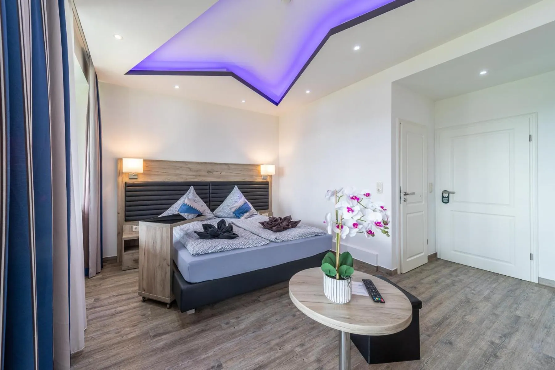 Bed in Hotel Zum Halbmond