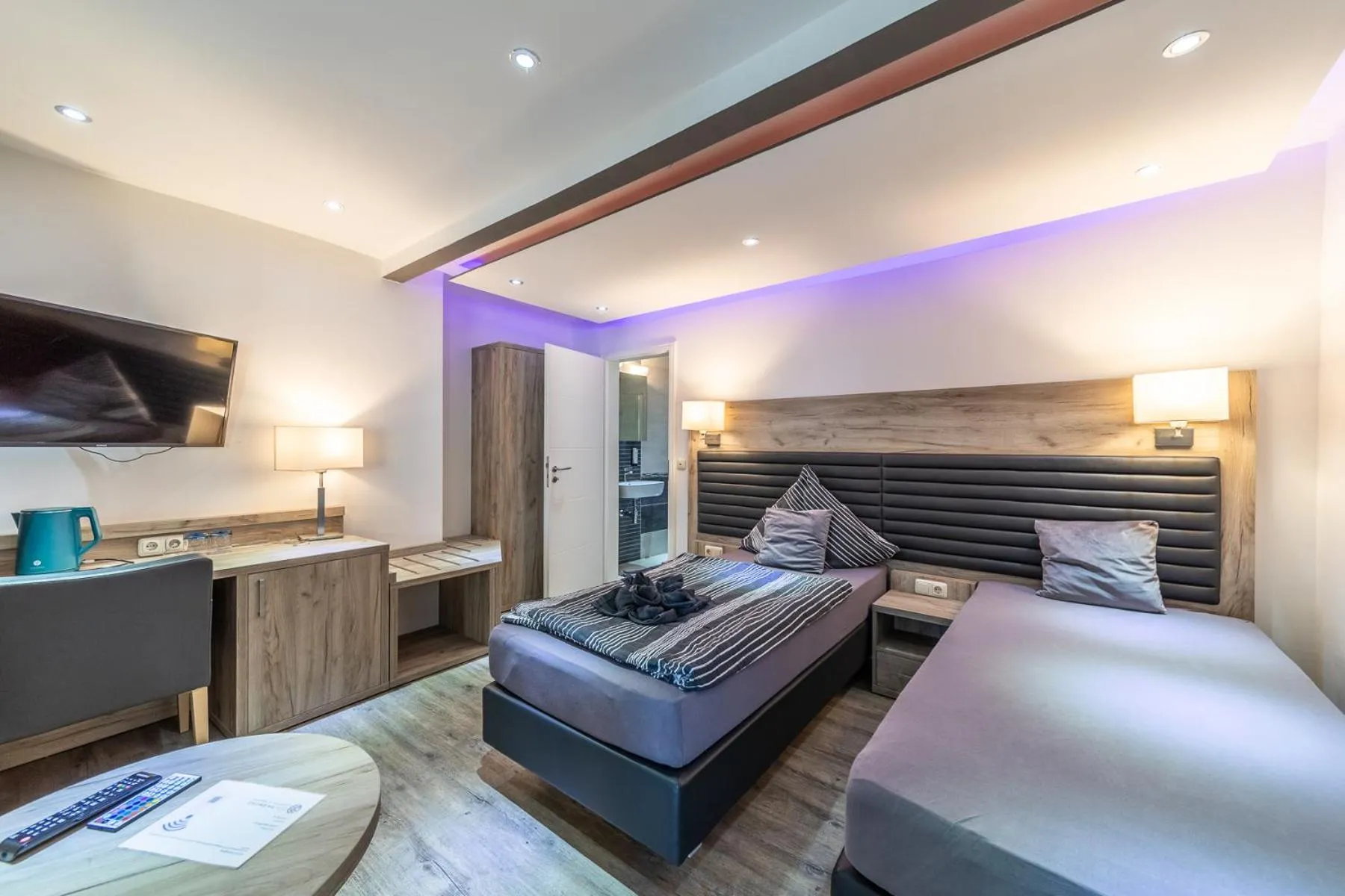 Bed in Hotel Zum Halbmond