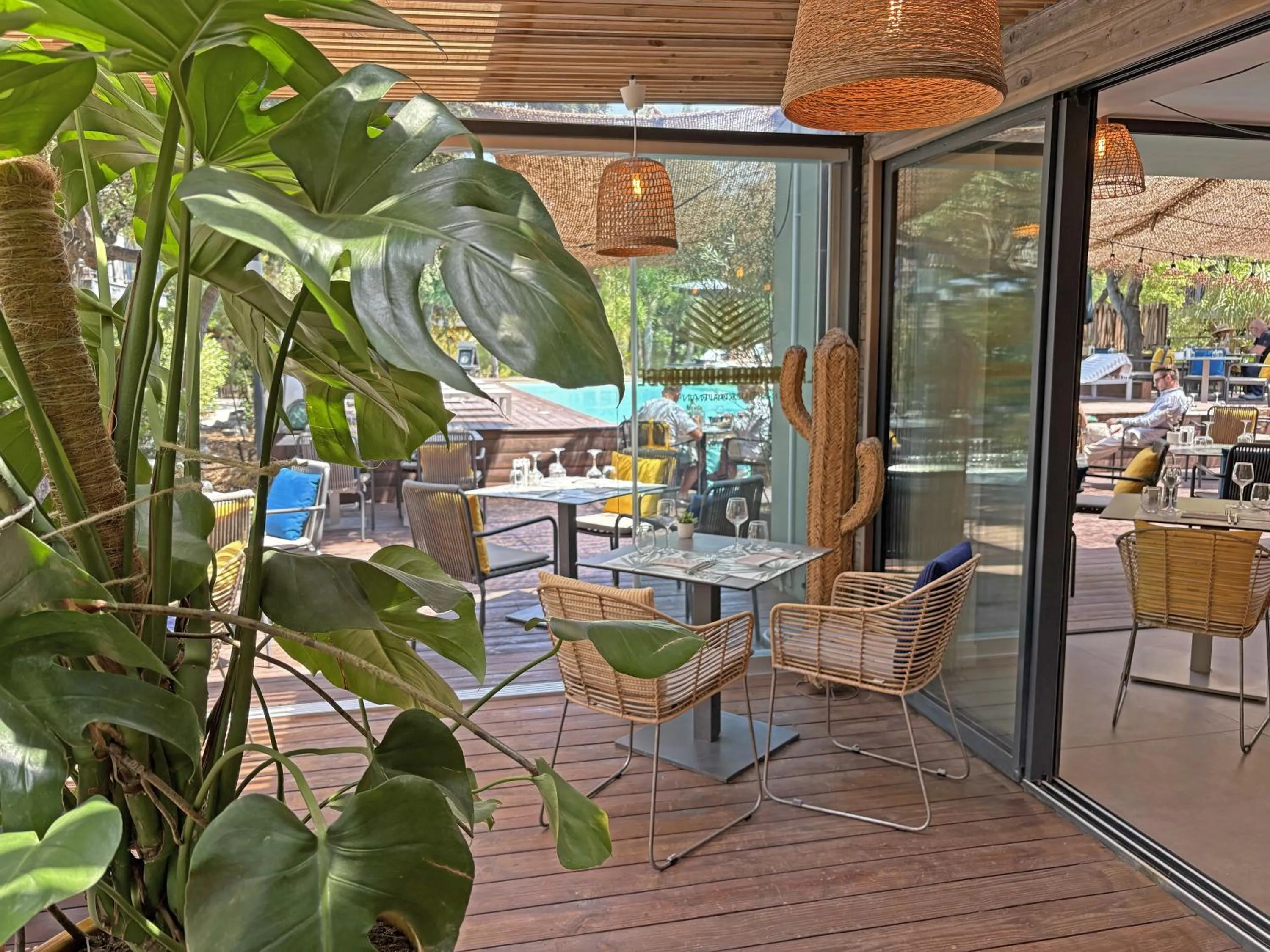 Restaurant/places to eat in Le Lodge des Îles d'Or