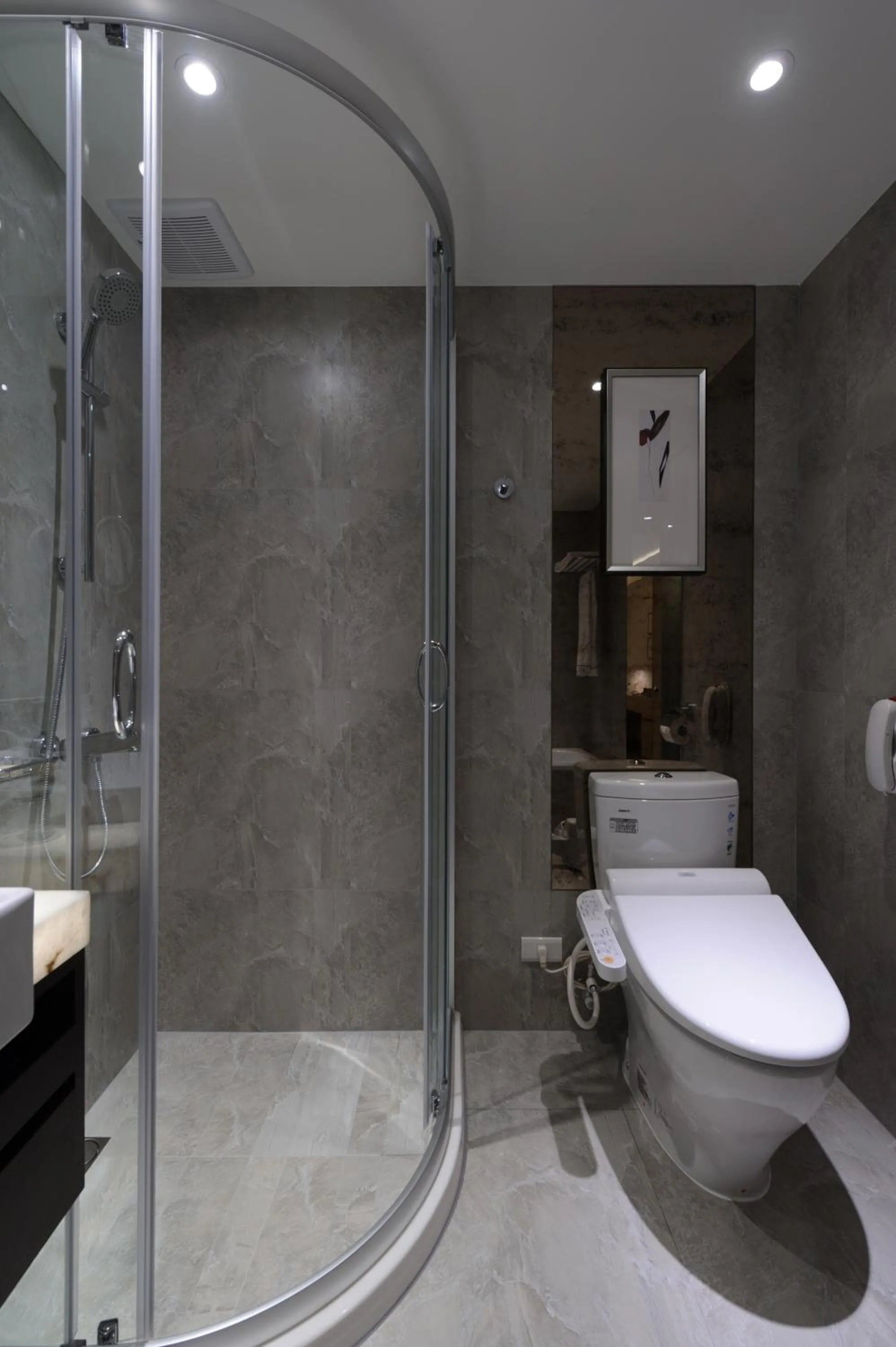 Shower in K Hotel Taipei Songjiang
