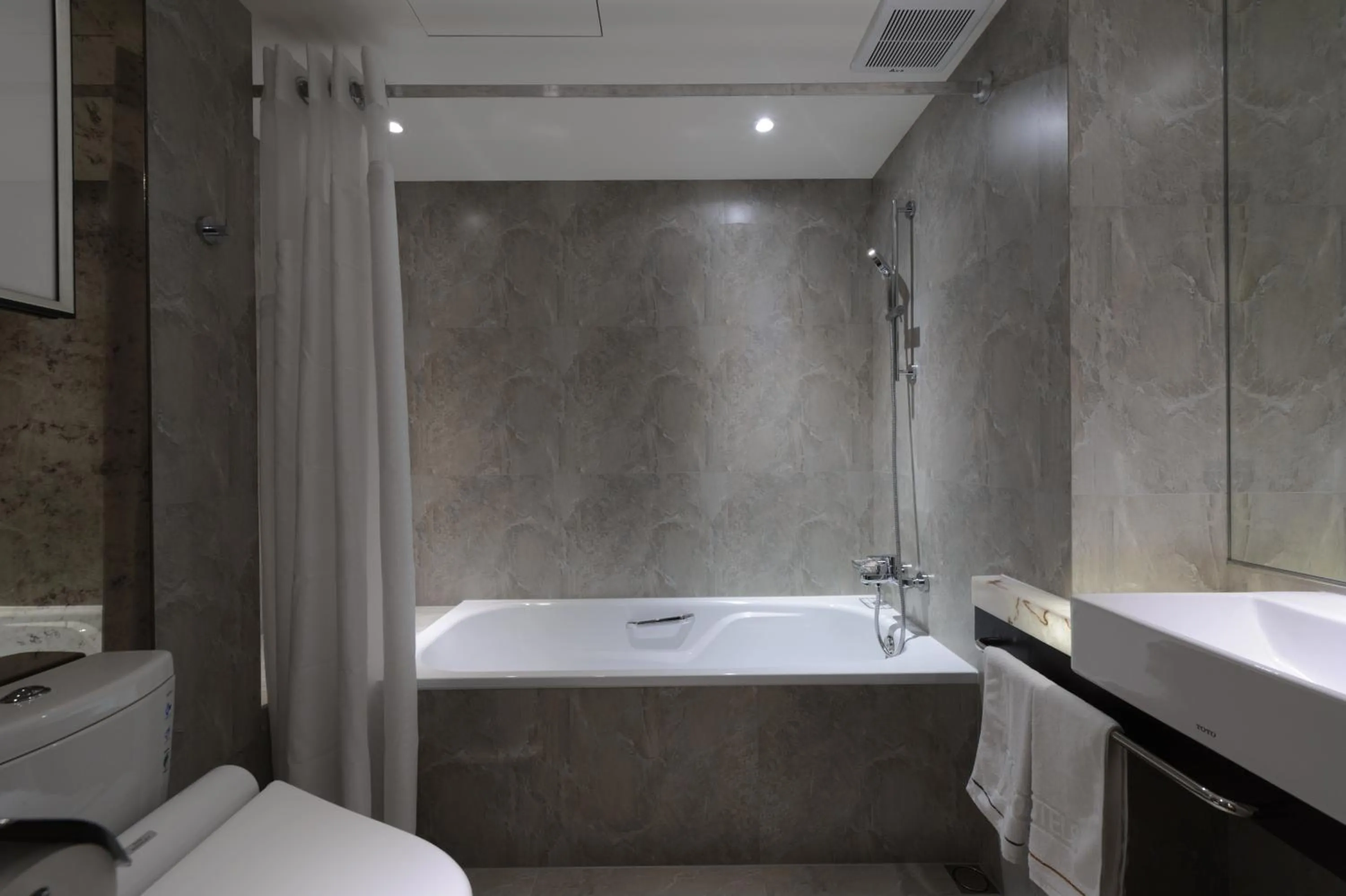 Shower in K Hotel Taipei Songjiang