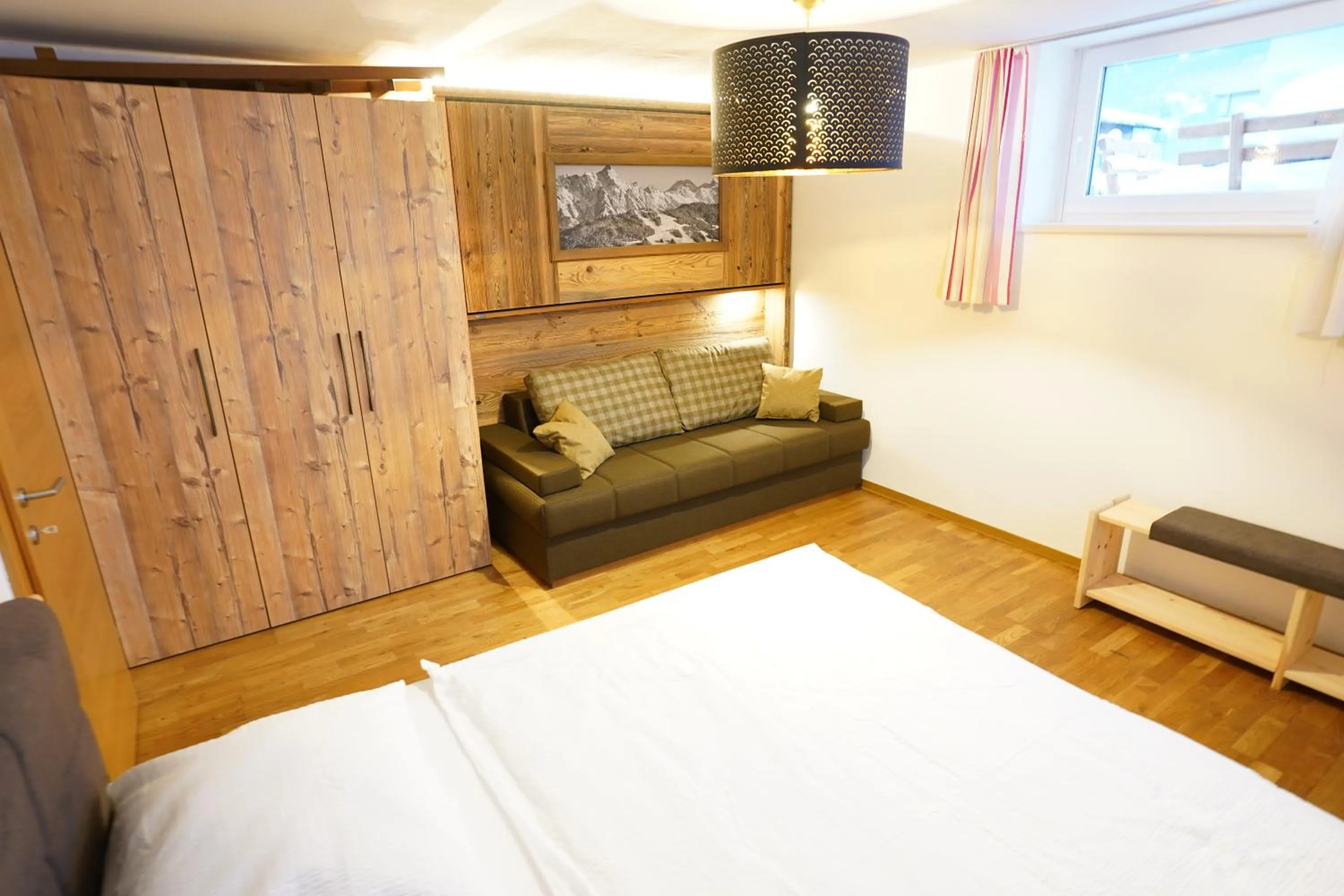 Photo of the whole room, Bed in Elinas Mountain Views