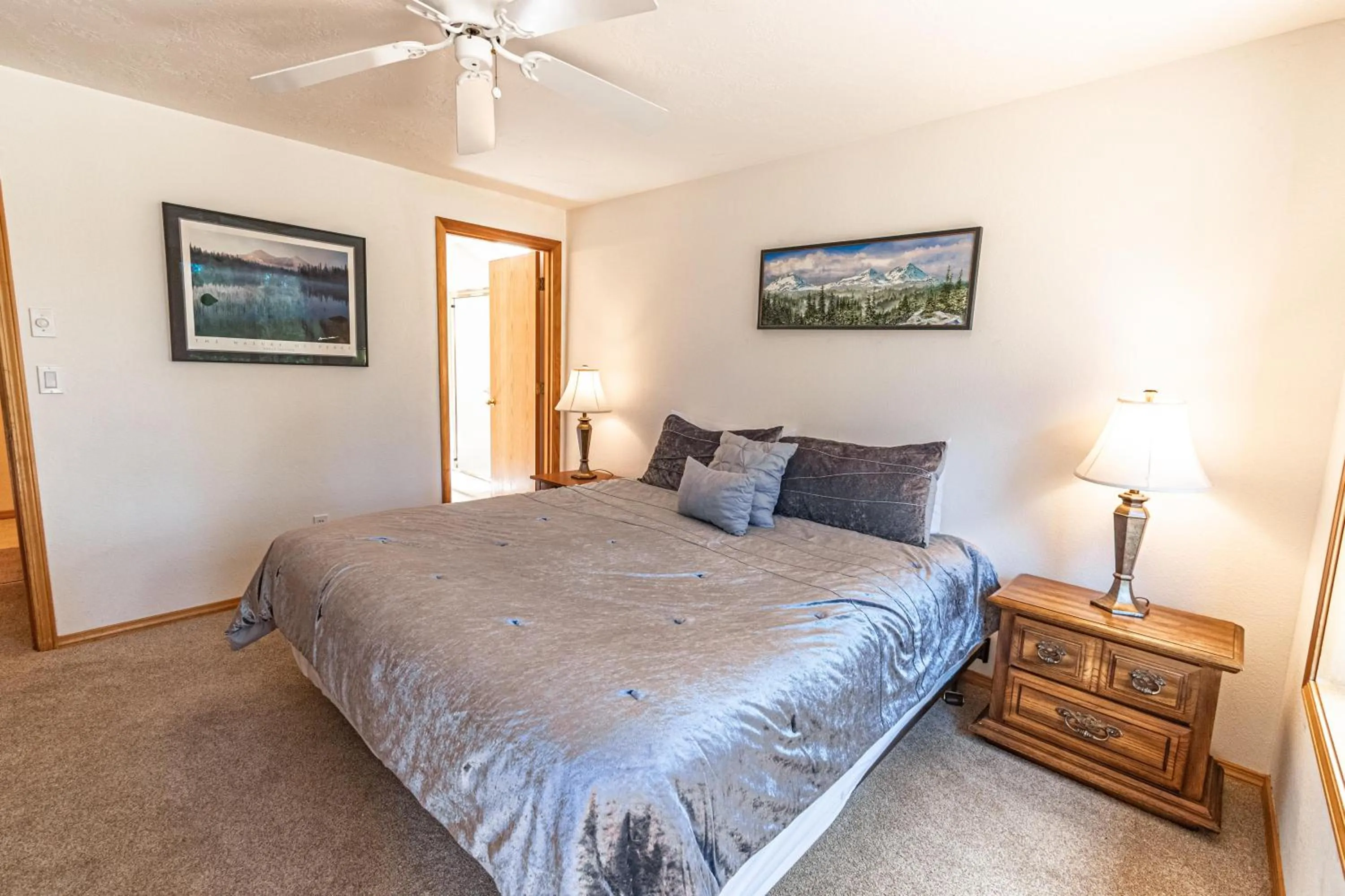 Bed in Warbler - Unit 15