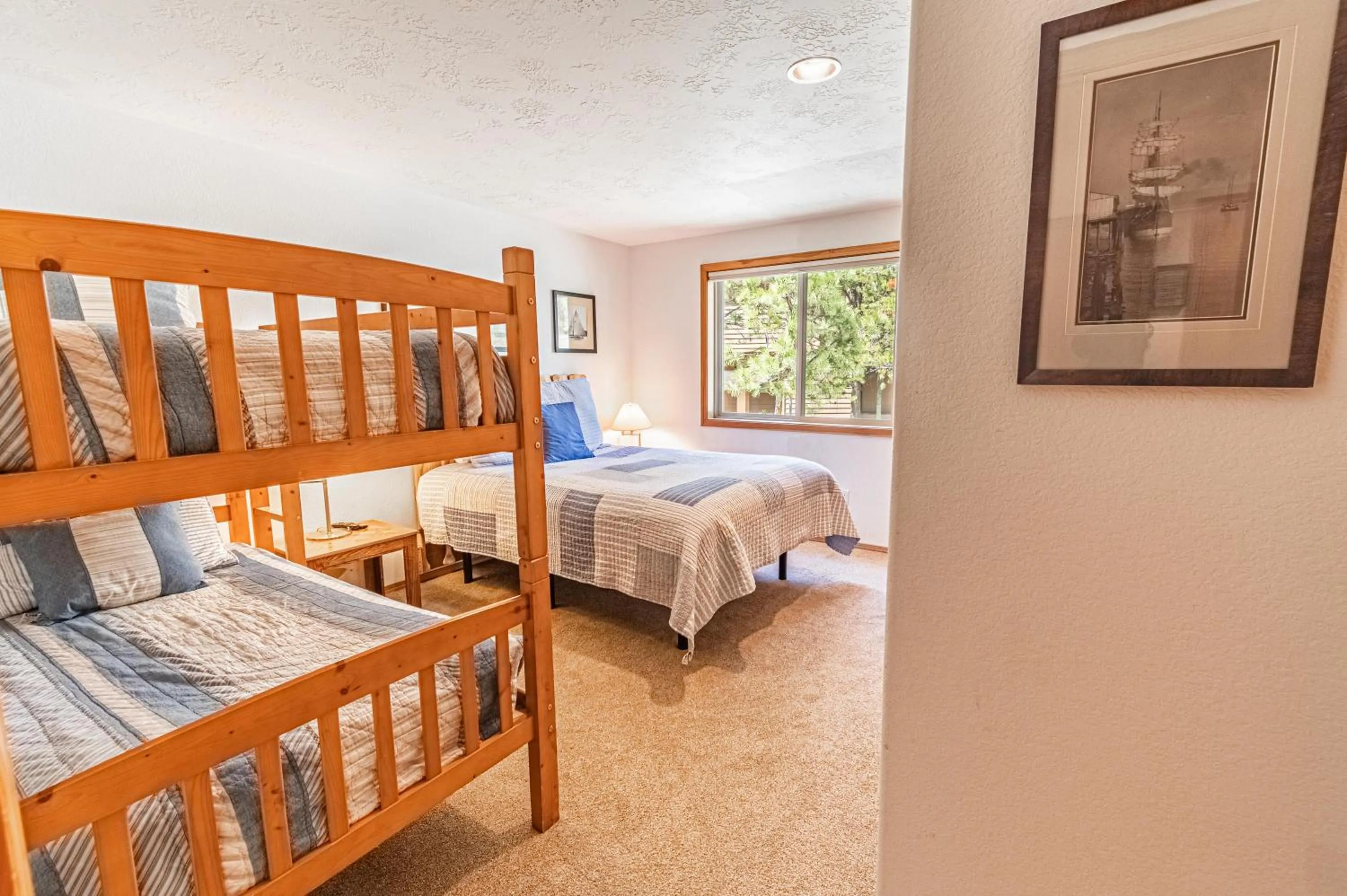 Bed in Warbler - Unit 15