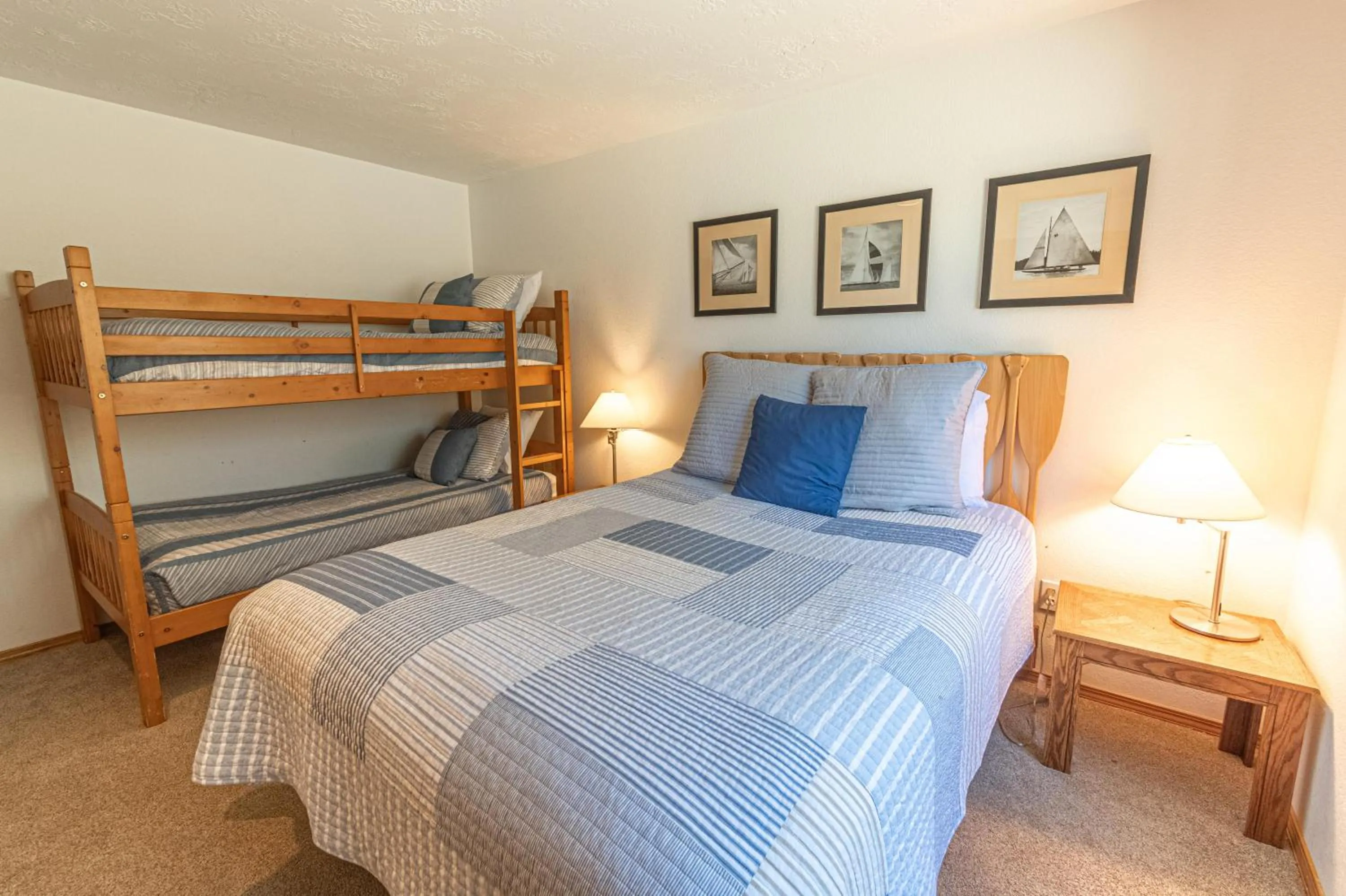 Bed in Warbler - Unit 15