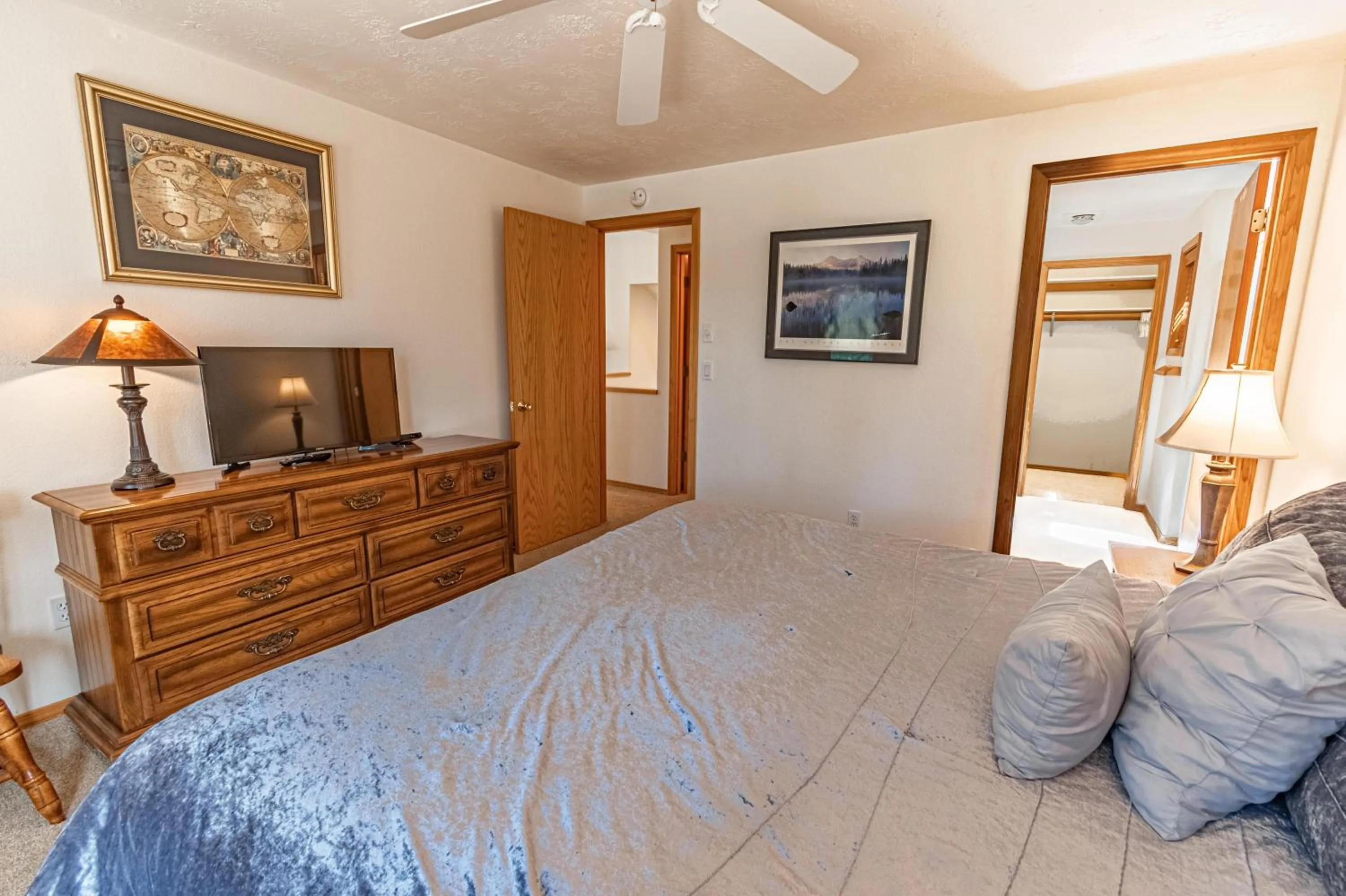 Bed in Warbler - Unit 15