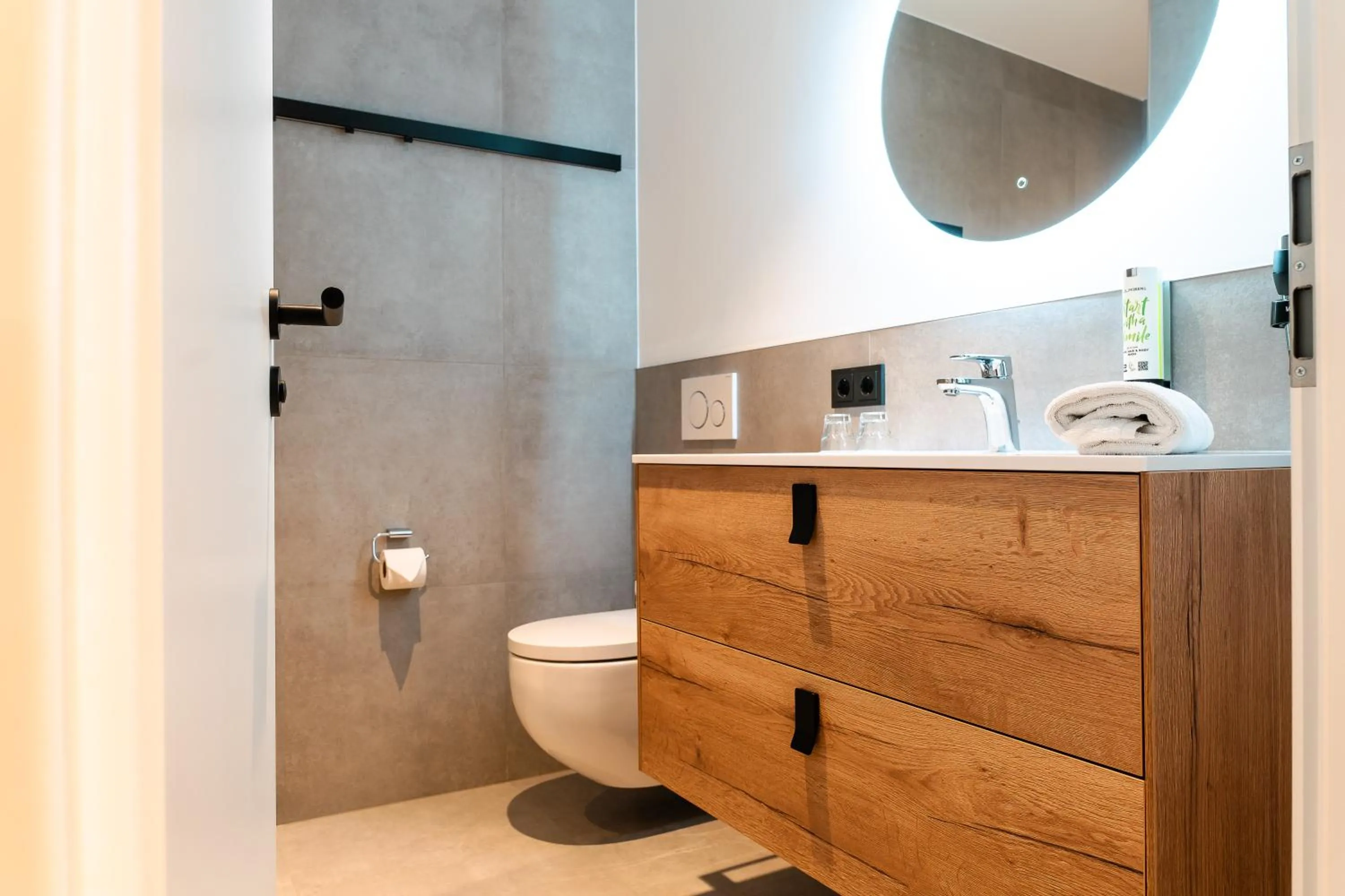 Bathroom in Hotel Am Triller - Hotel & Serviced Apartments