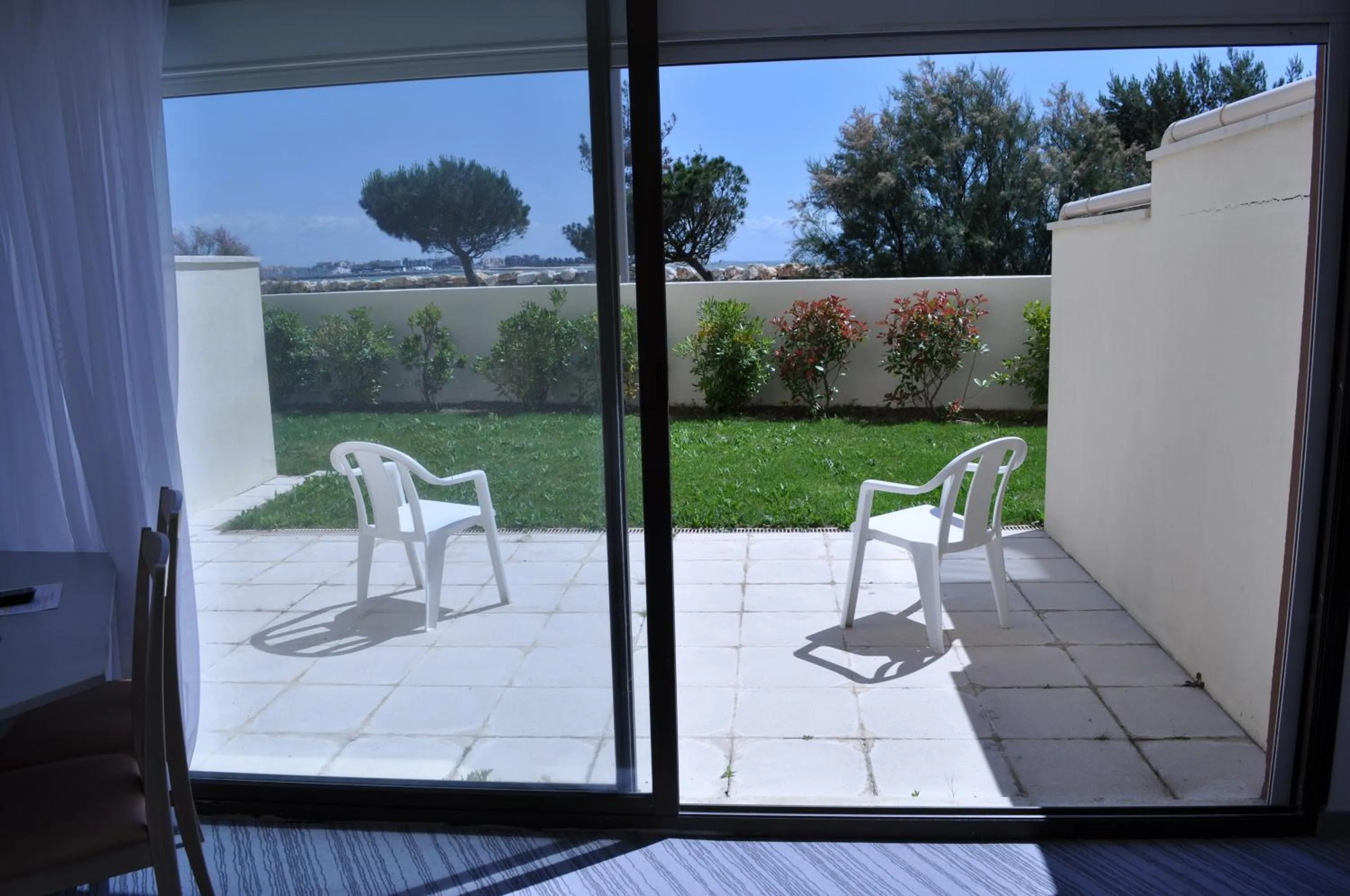 Balcony/Terrace in Logis Hôtel Le Rochelois