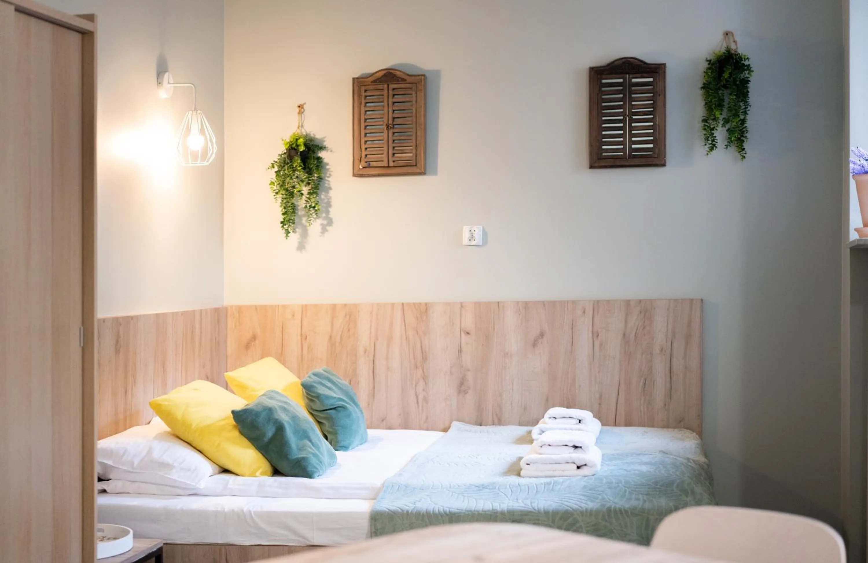 Bed in Łazienna Premier by Rentoom