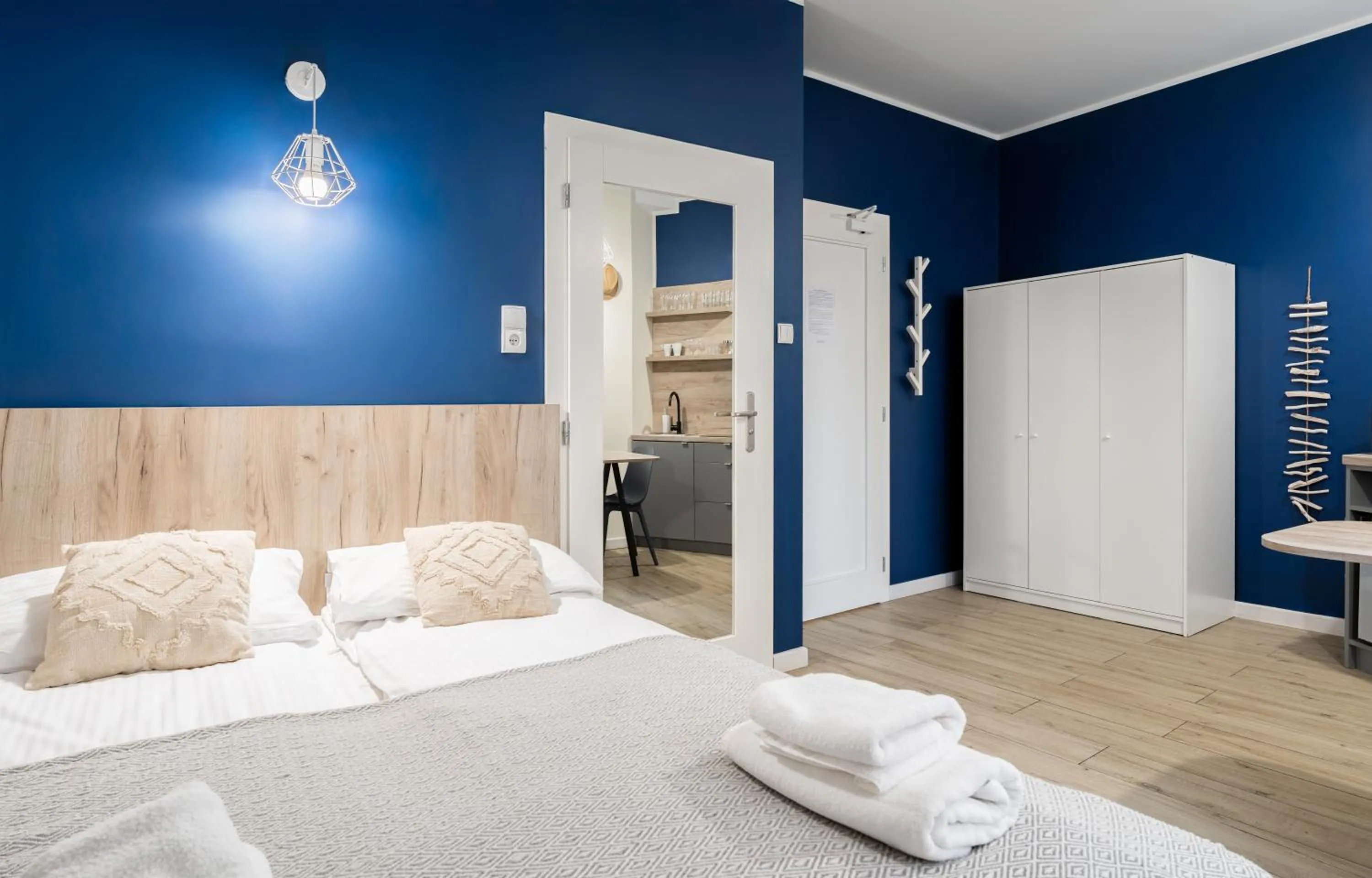 Bedroom, Bed in Łazienna Premier by Rentoom