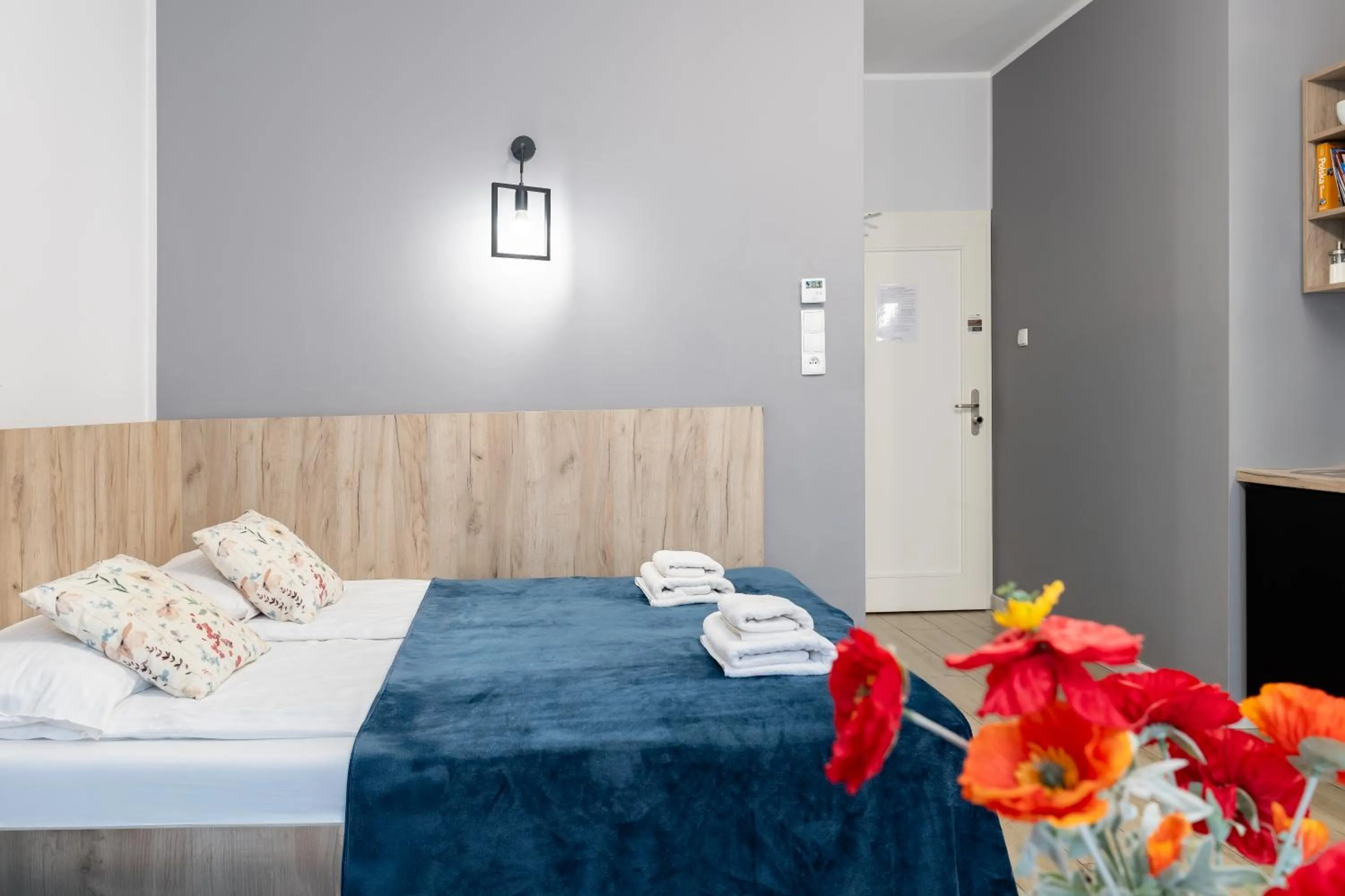 Bed in Łazienna Premier by Rentoom