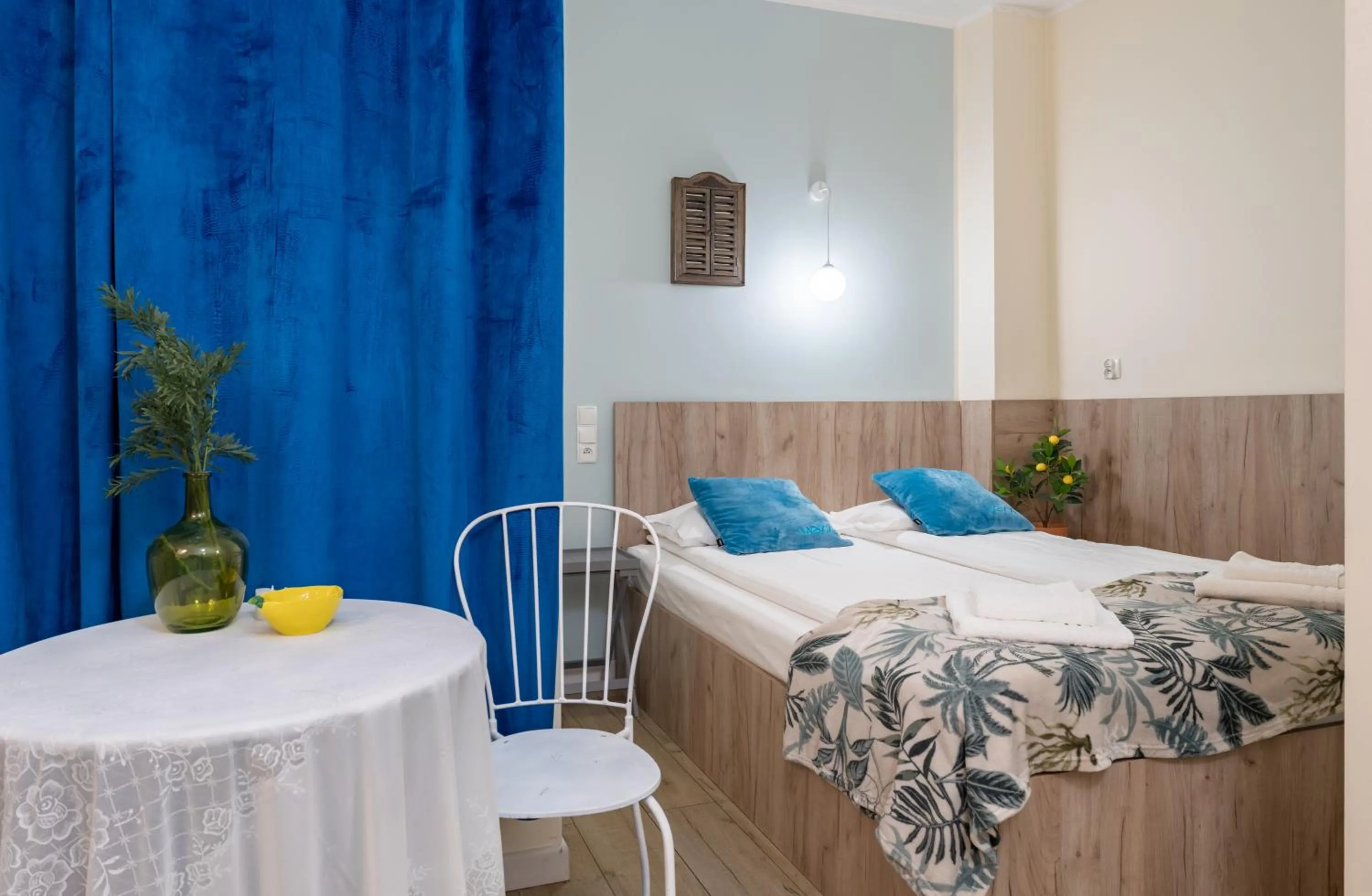 Bedroom, Bed in Łazienna Premier by Rentoom