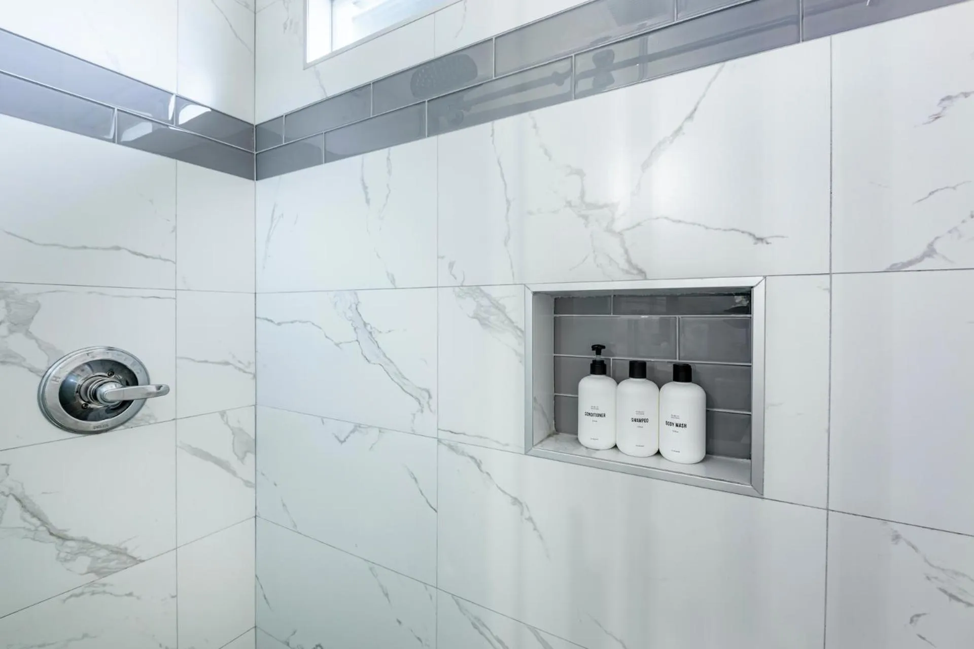 Bathroom in @ Marbella Lane 6BR Duplex in Downtown San Jose