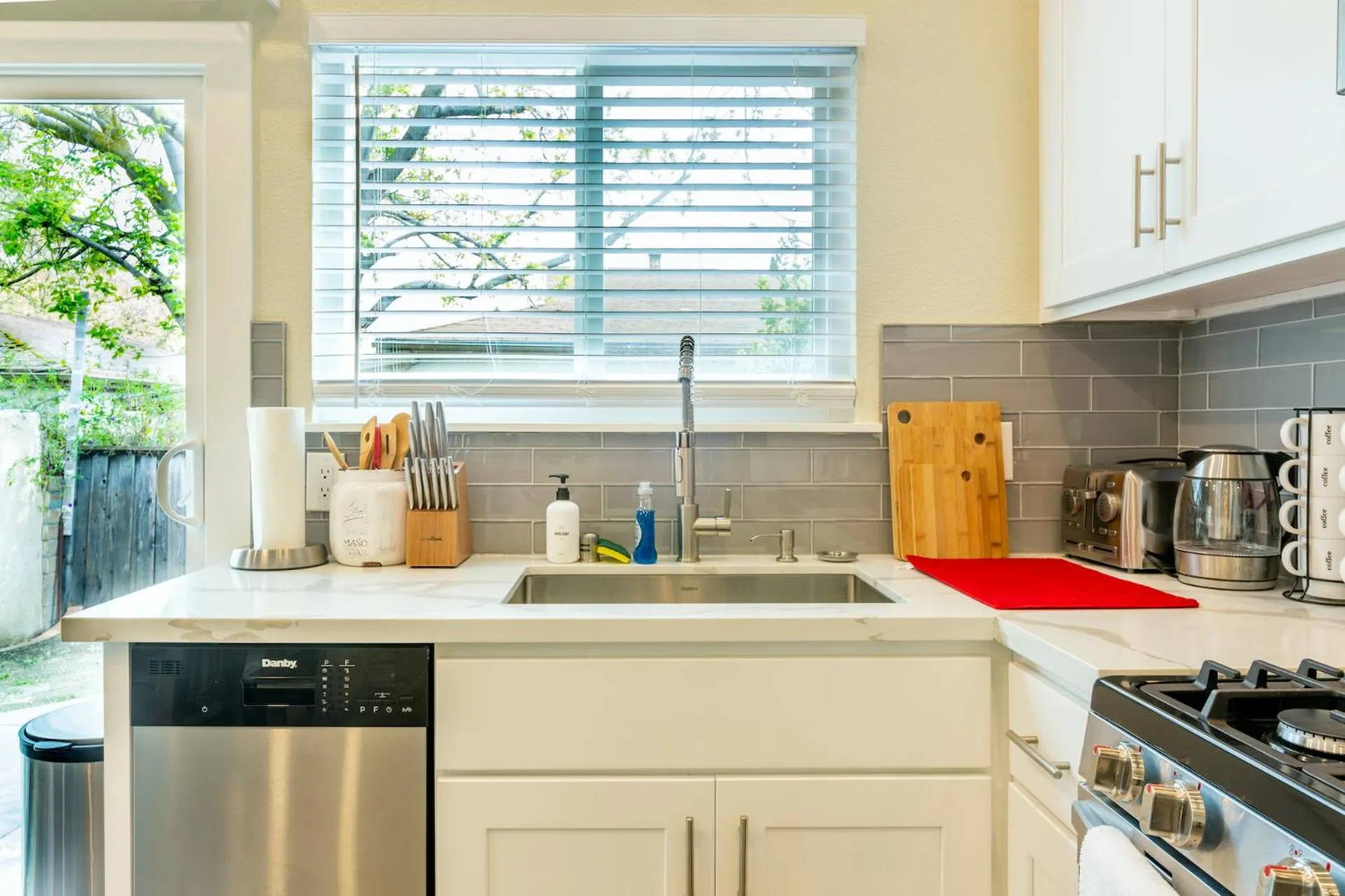 Kitchen or kitchenette in @ Marbella Lane 6BR Duplex in Downtown San Jose