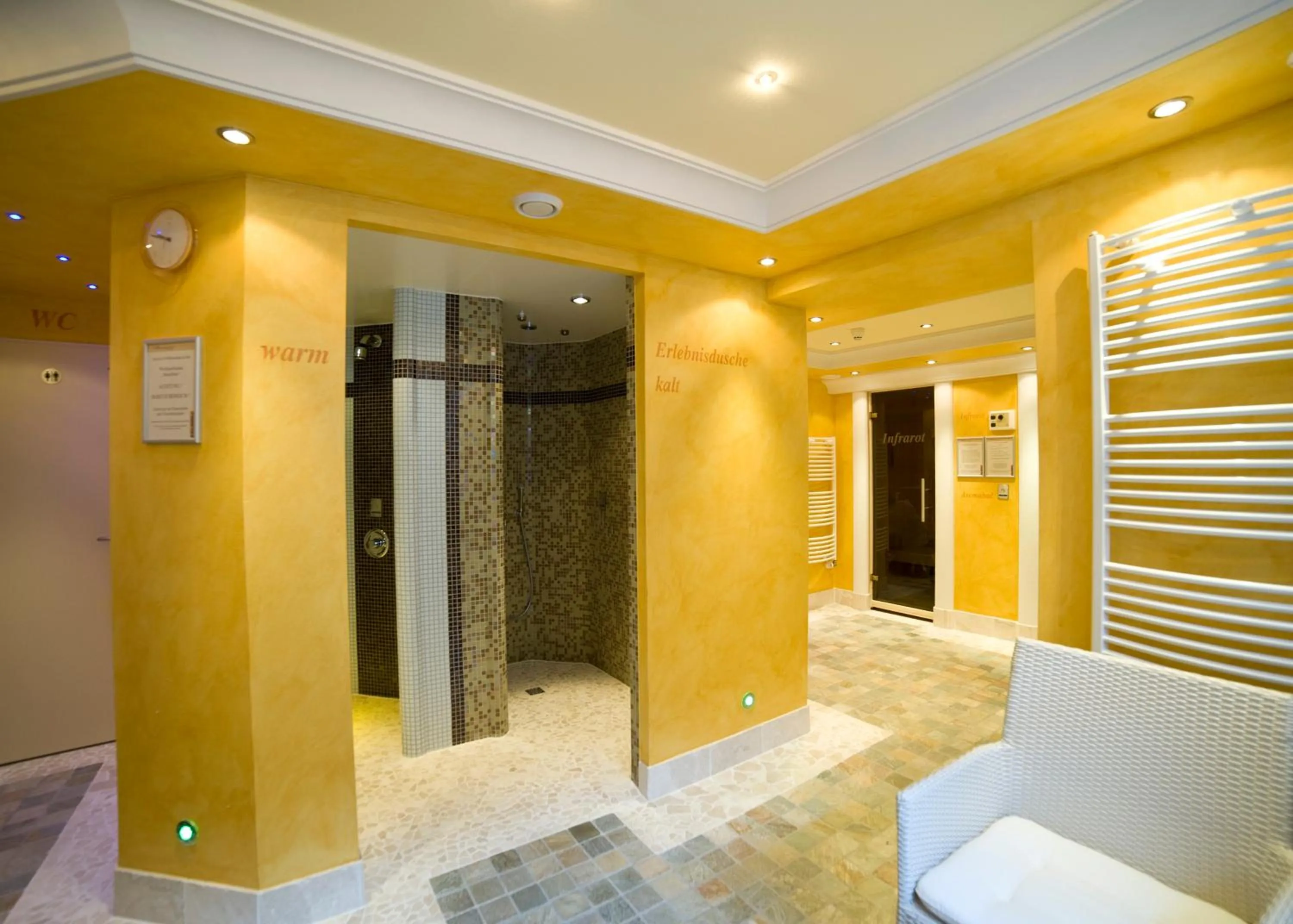 Spa and wellness centre/facilities in NordWest-Hotel Bad Zwischenahn