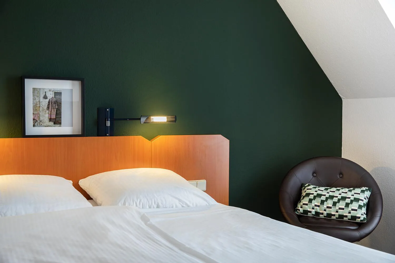 Photo of the whole room, Bed in ACHAT Hotel Heppenheim