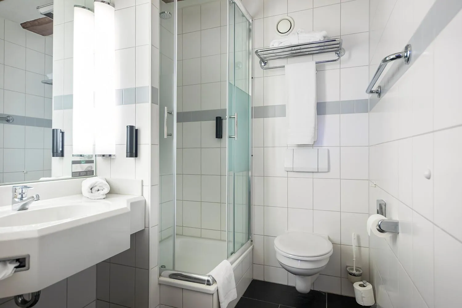 Bathroom in ACHAT Hotel Heppenheim