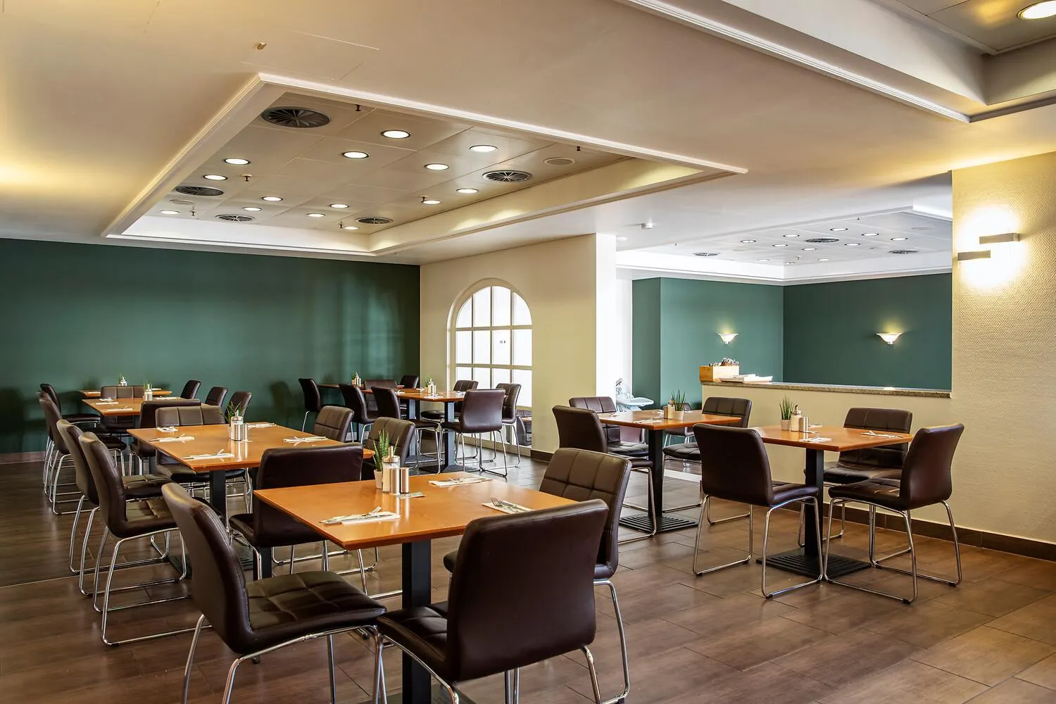 Restaurant/places to eat in ACHAT Hotel Heppenheim