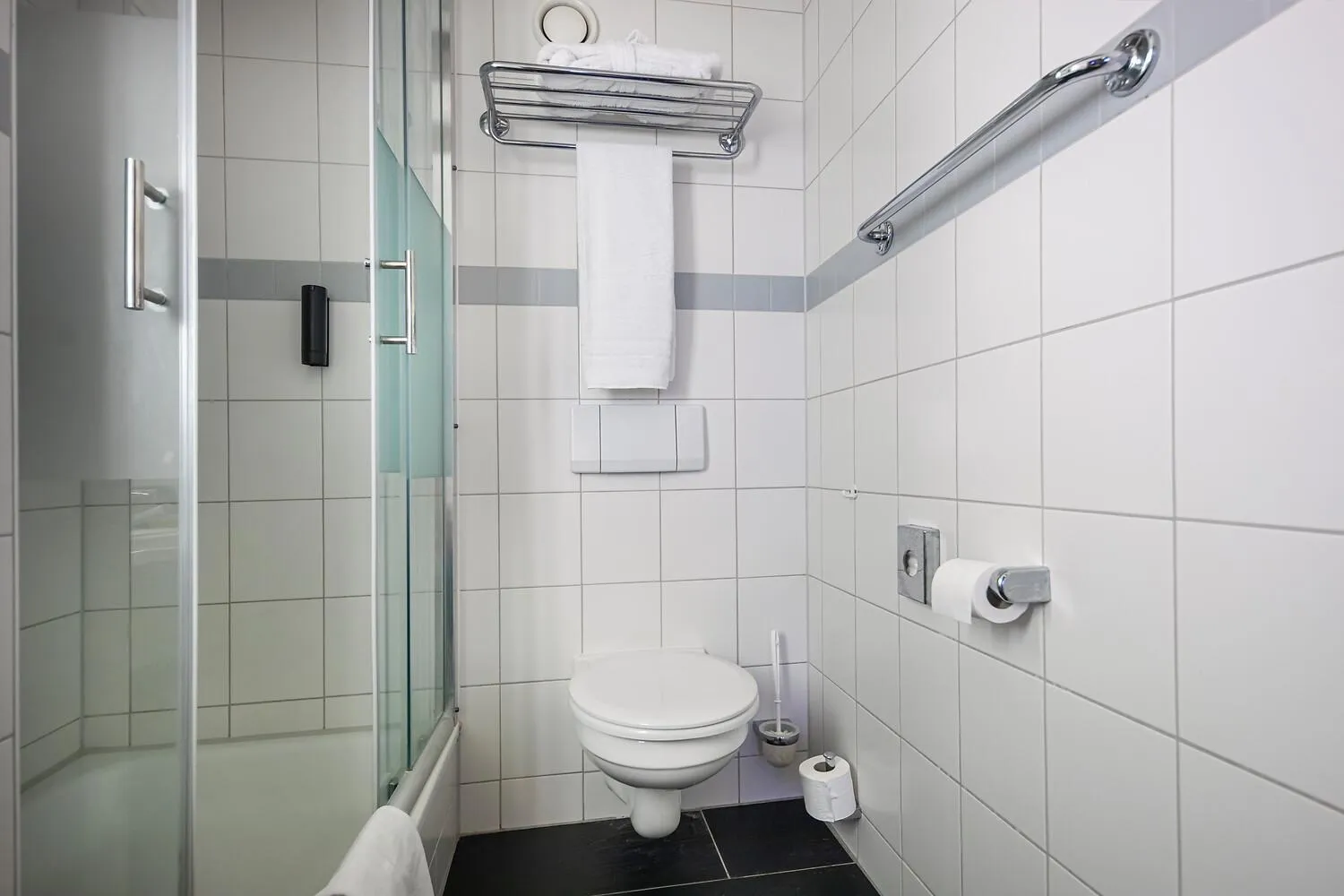 Bathroom in ACHAT Hotel Heppenheim