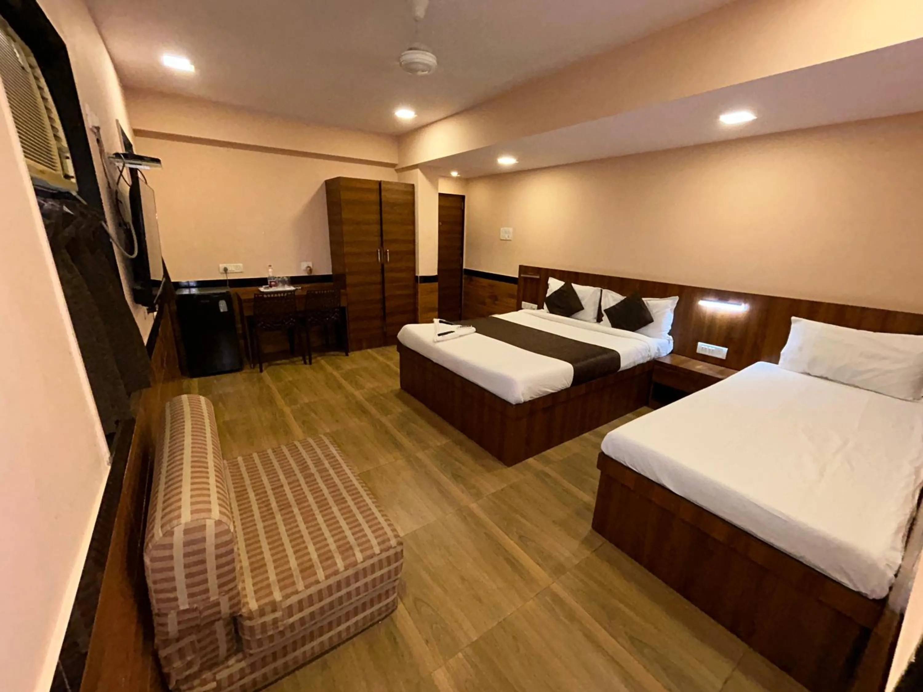 Superior Triple Room in Lucky Serviced Apartments -Near BKC