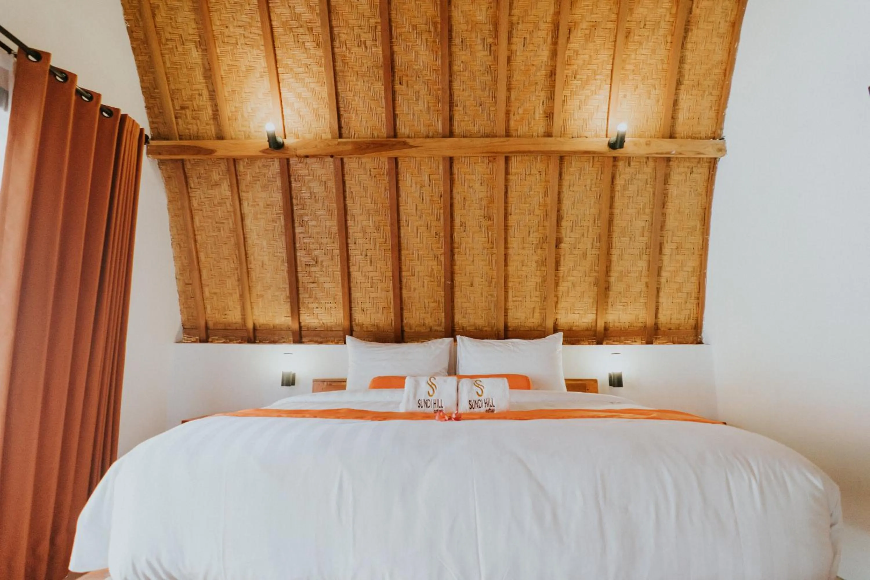 Bed in Sundi Hill Cottage