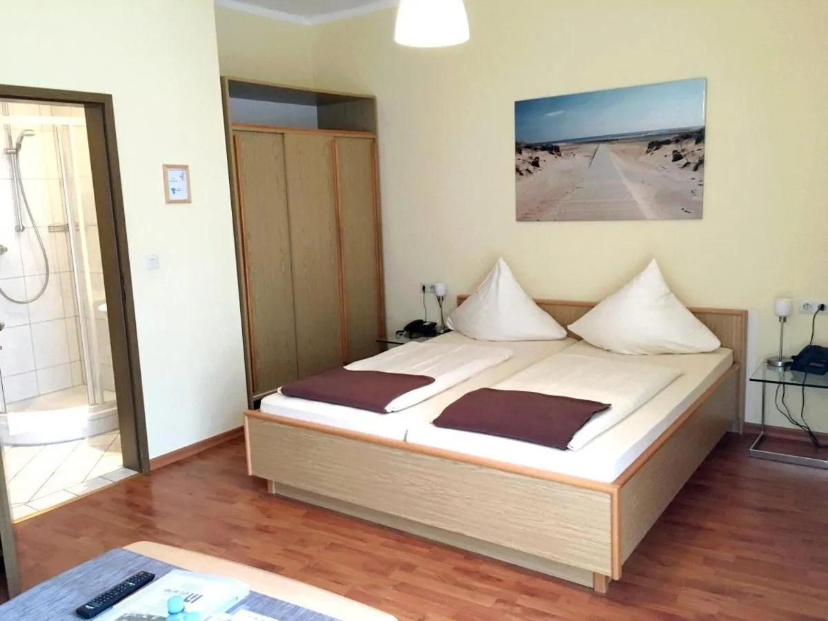 Bed in Hotel Garni am Goetheplatz