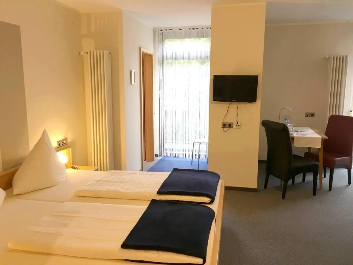 Photo of the whole room, Bed in Hotel Garni am Goetheplatz