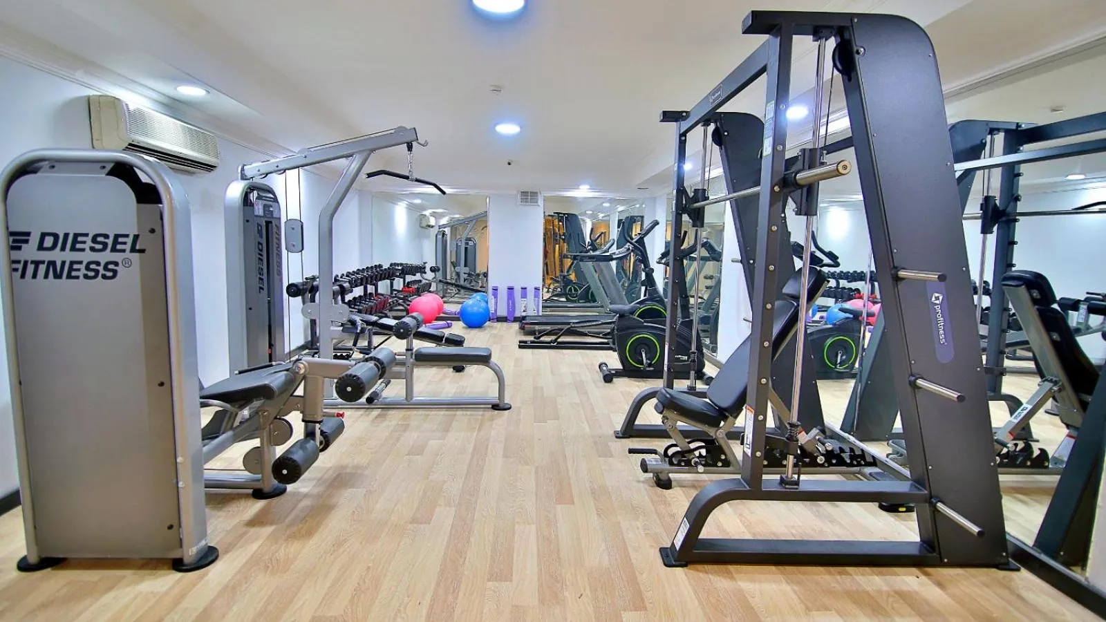 Fitness centre/facilities in Ramira Joy Hotel
