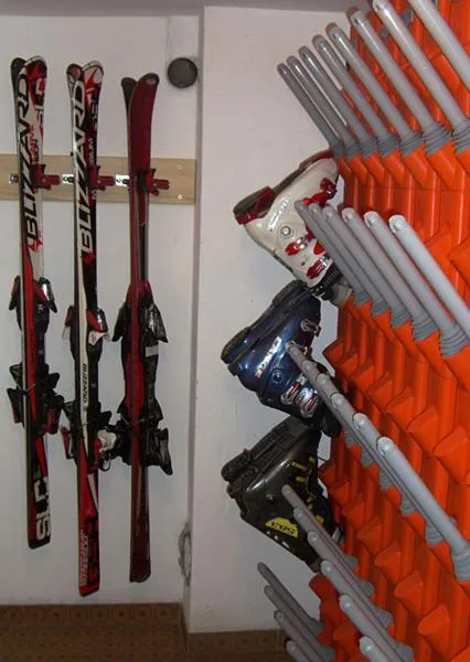 Skiing in Residence Lastei