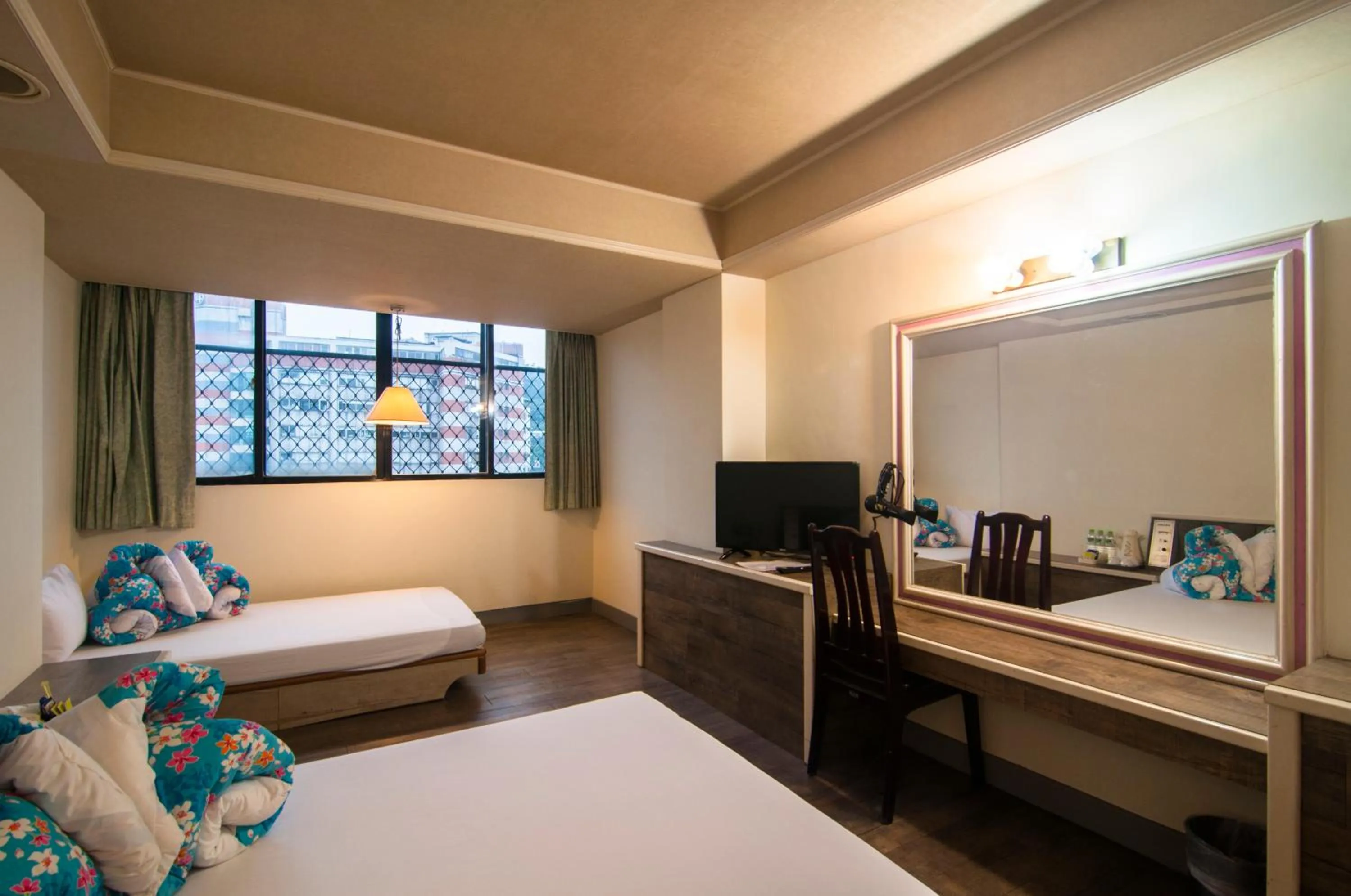 Triple Room in Dahua Hotel