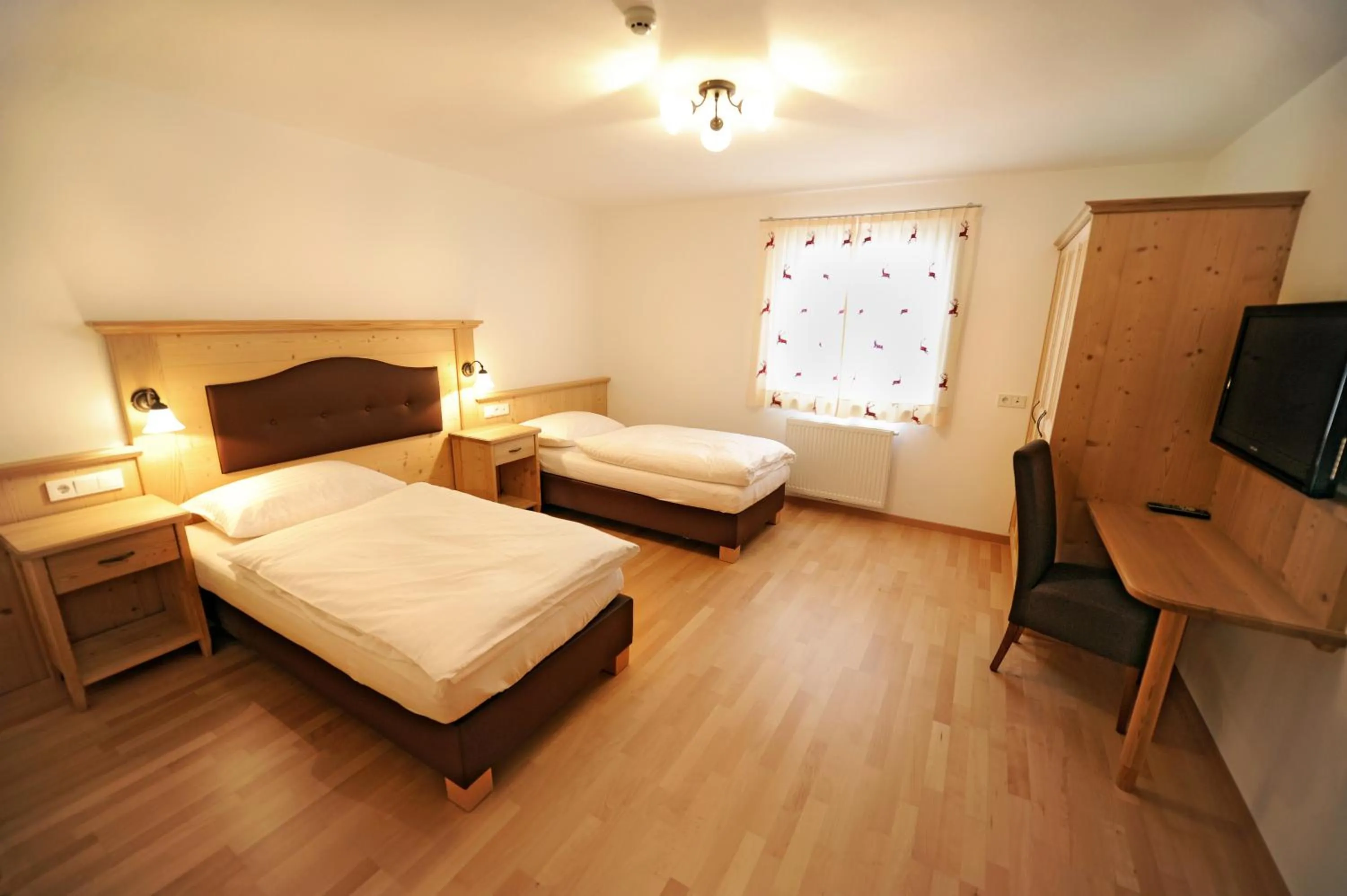 Bed in Apartments Restaurant Rusctlea