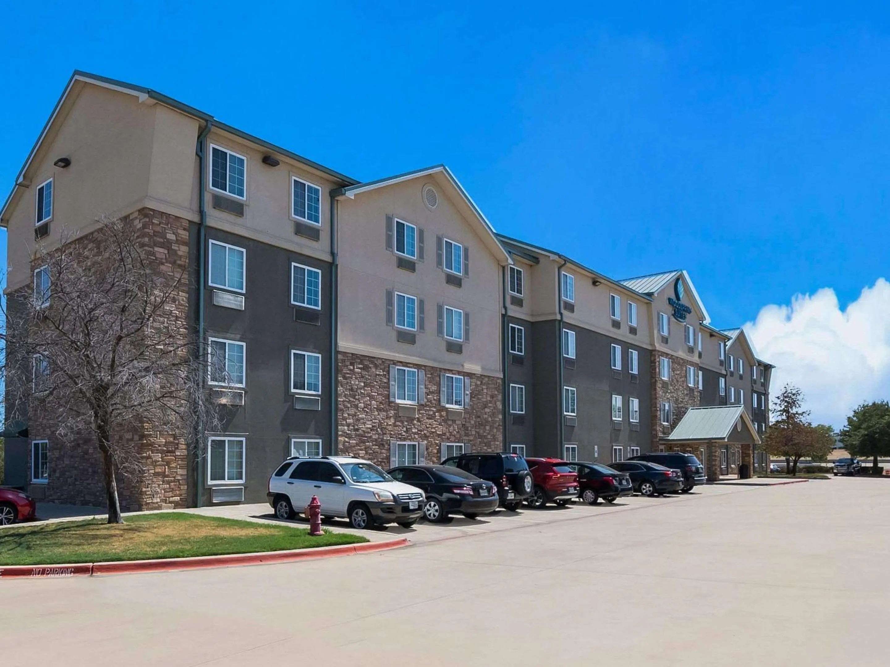 Property building in WoodSpring Suites Fort Worth Trophy Club